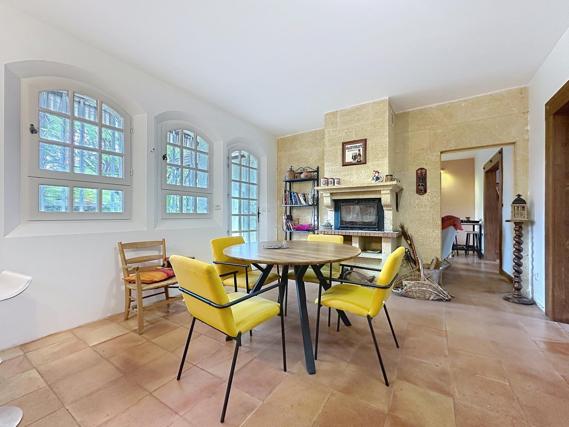 Photo 3 of the listing.