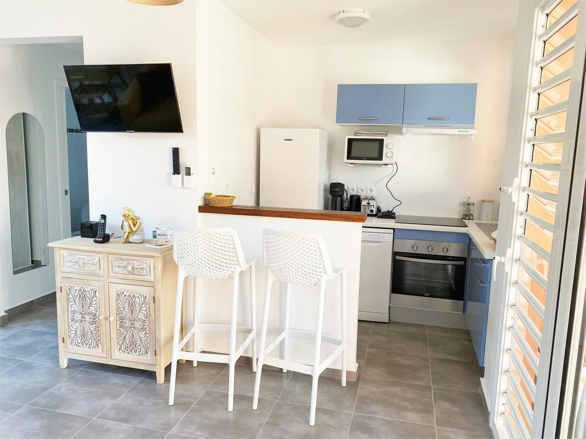 Photo 6 of the listing.