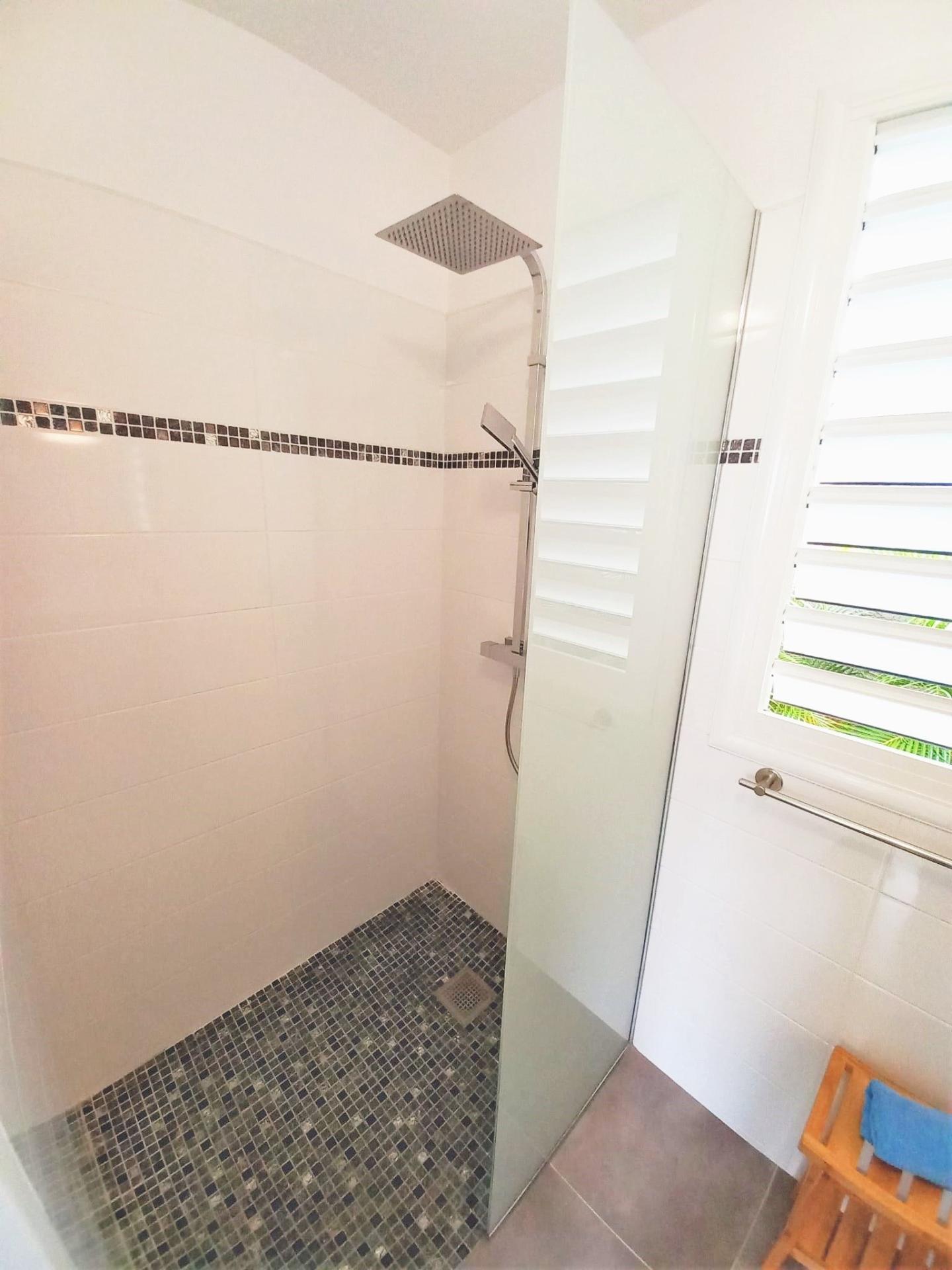 Photo 7 of the listing.