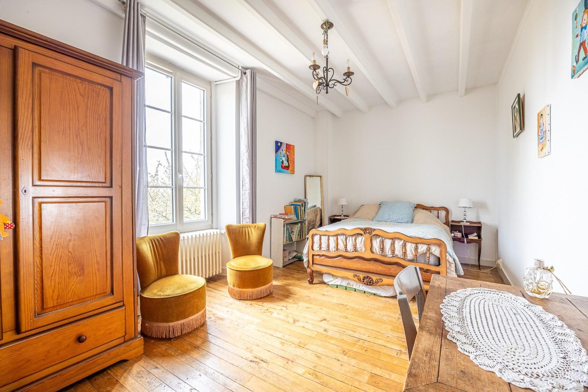 Photo 9 of the listing.