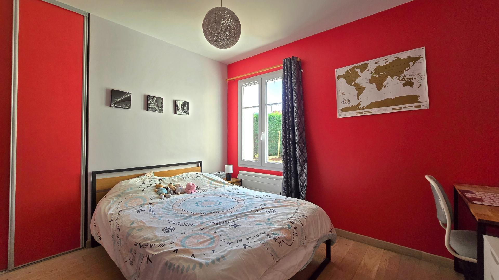 Photo 6 of the listing.