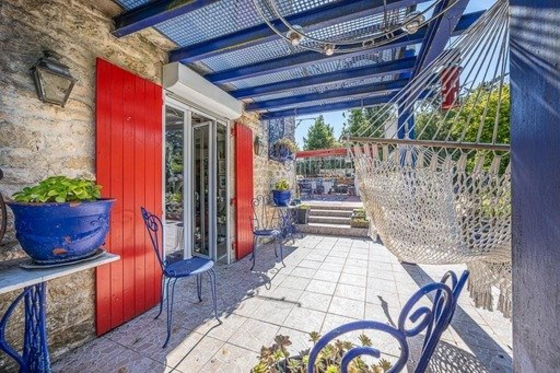 Photo 7 of the listing.