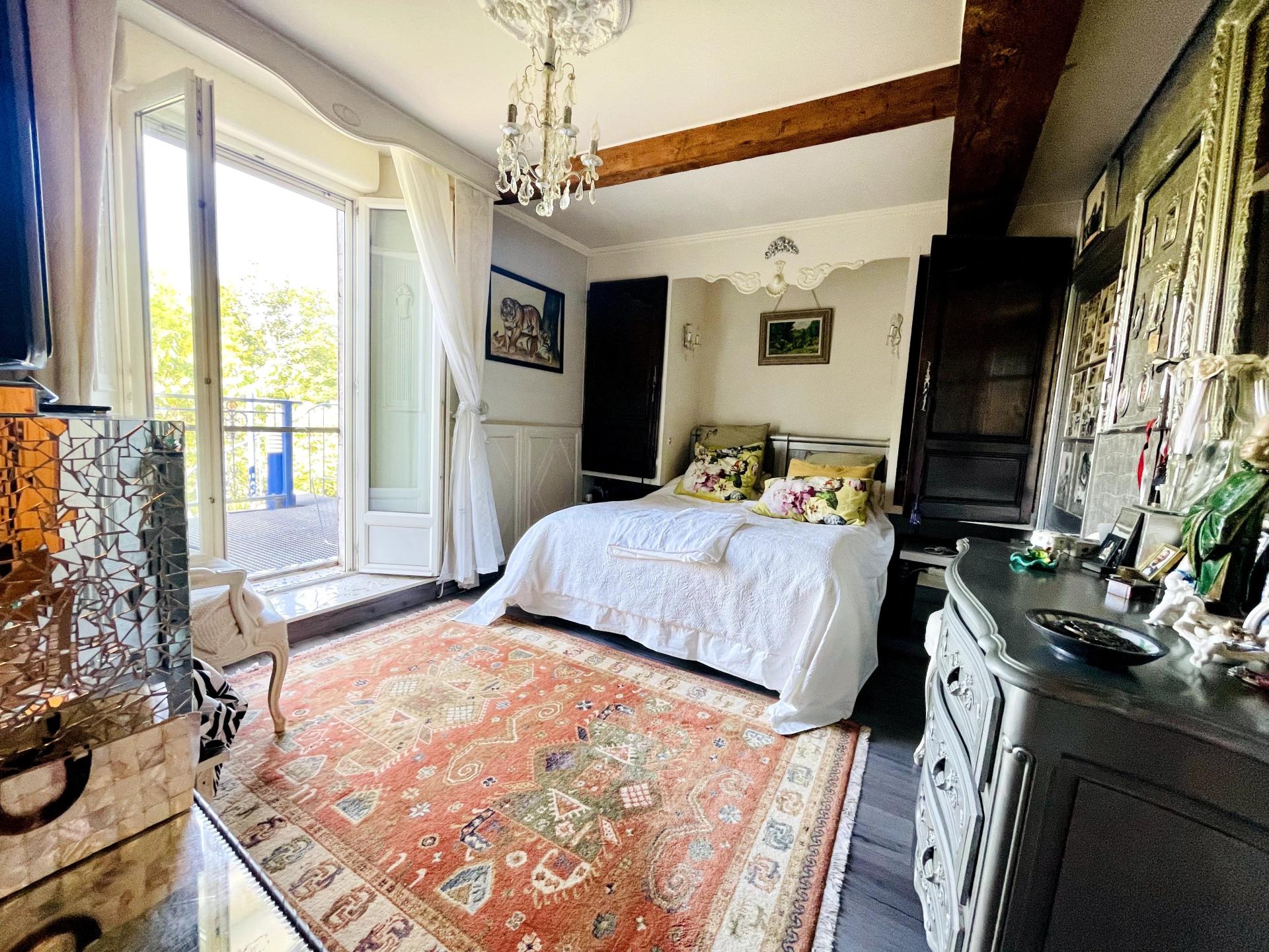 Photo 8 of the listing.