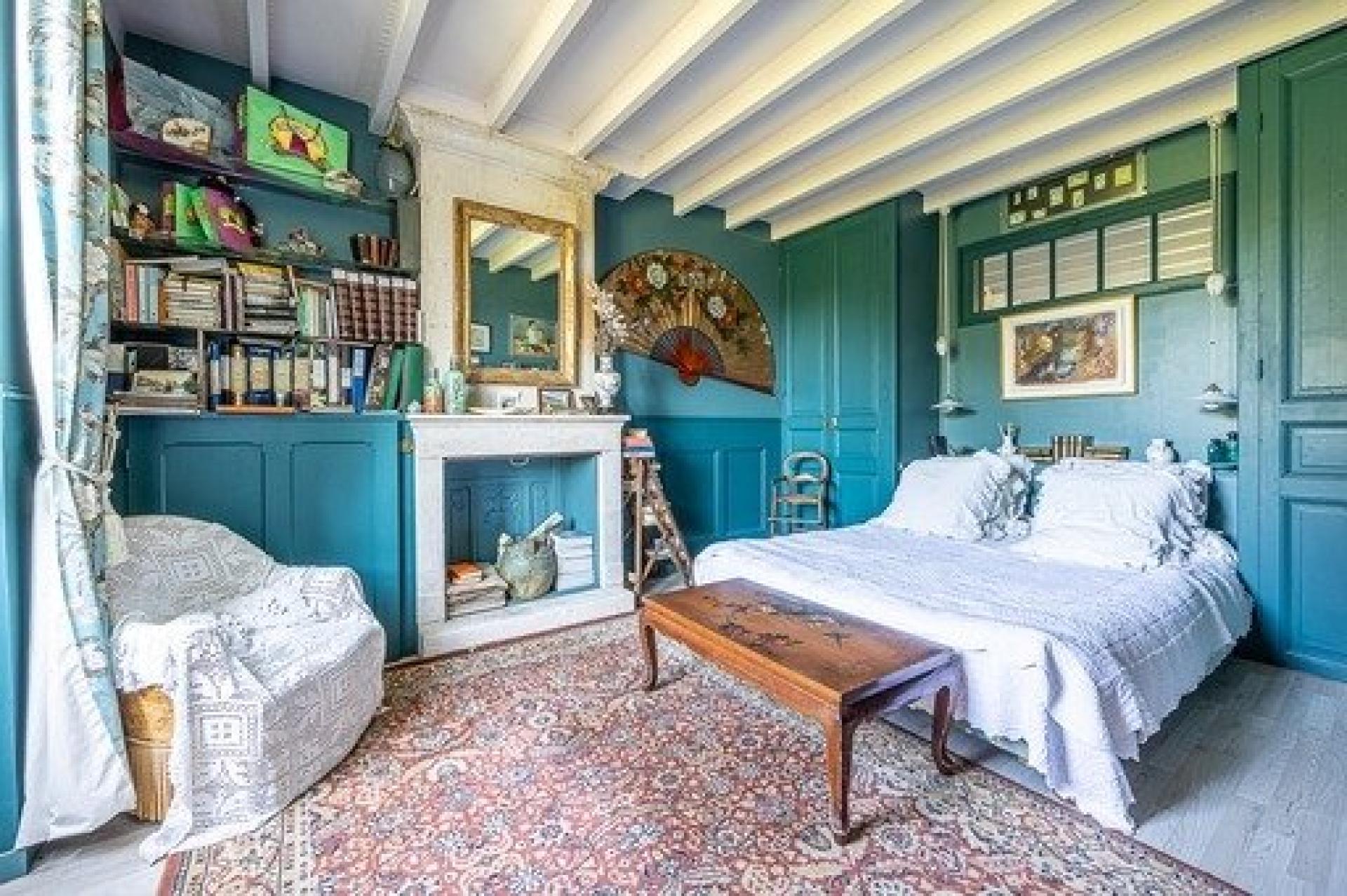 Photo 9 of the listing.