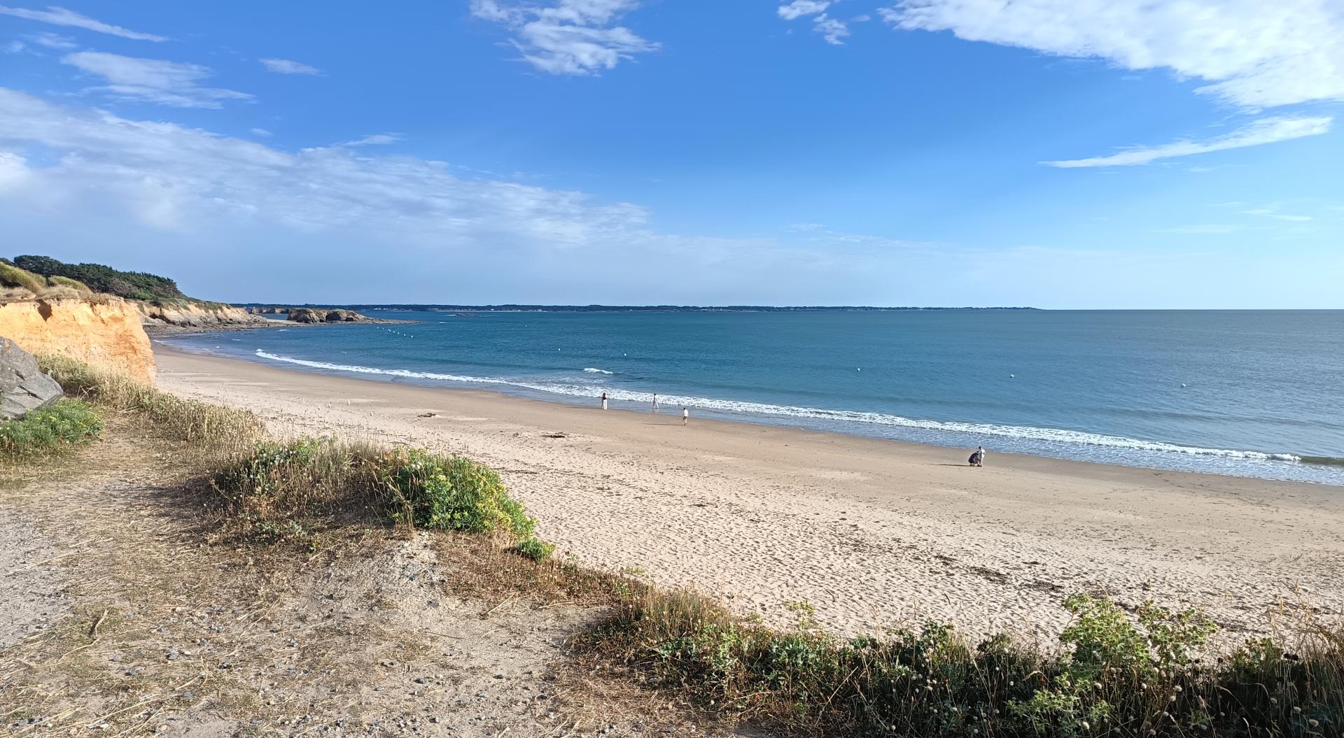 Photo 2 of the listing.