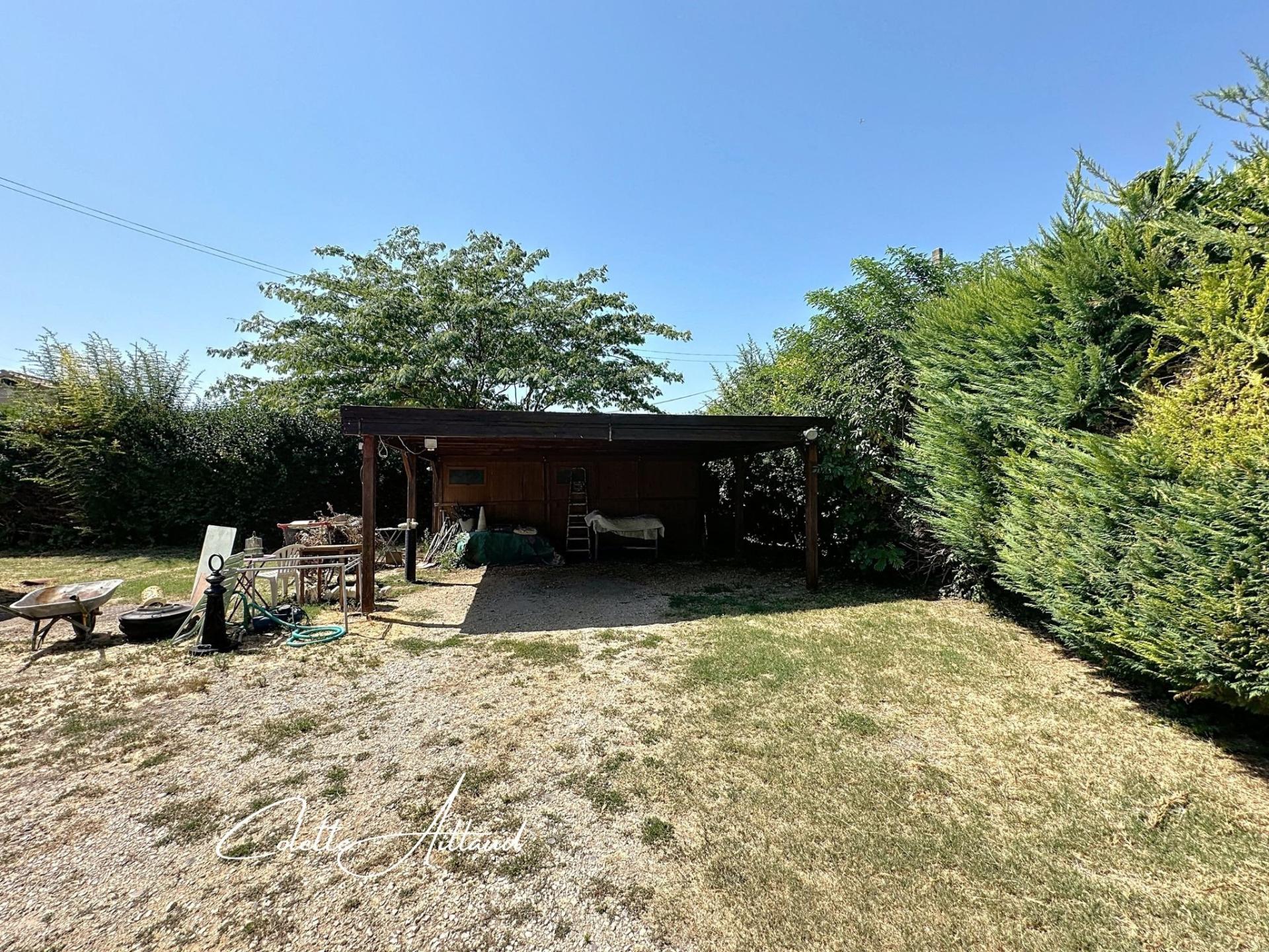 Photo 13 of the listing.