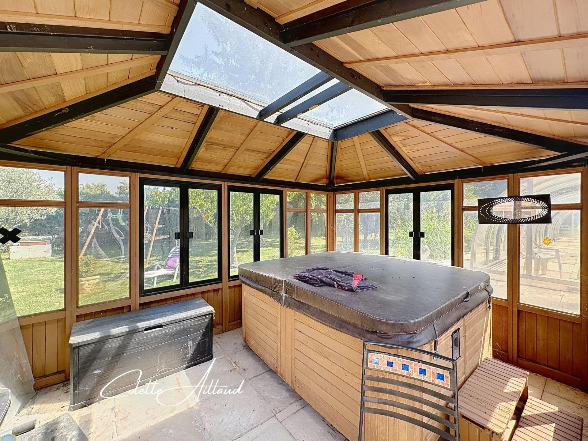 Photo 10 of the listing.