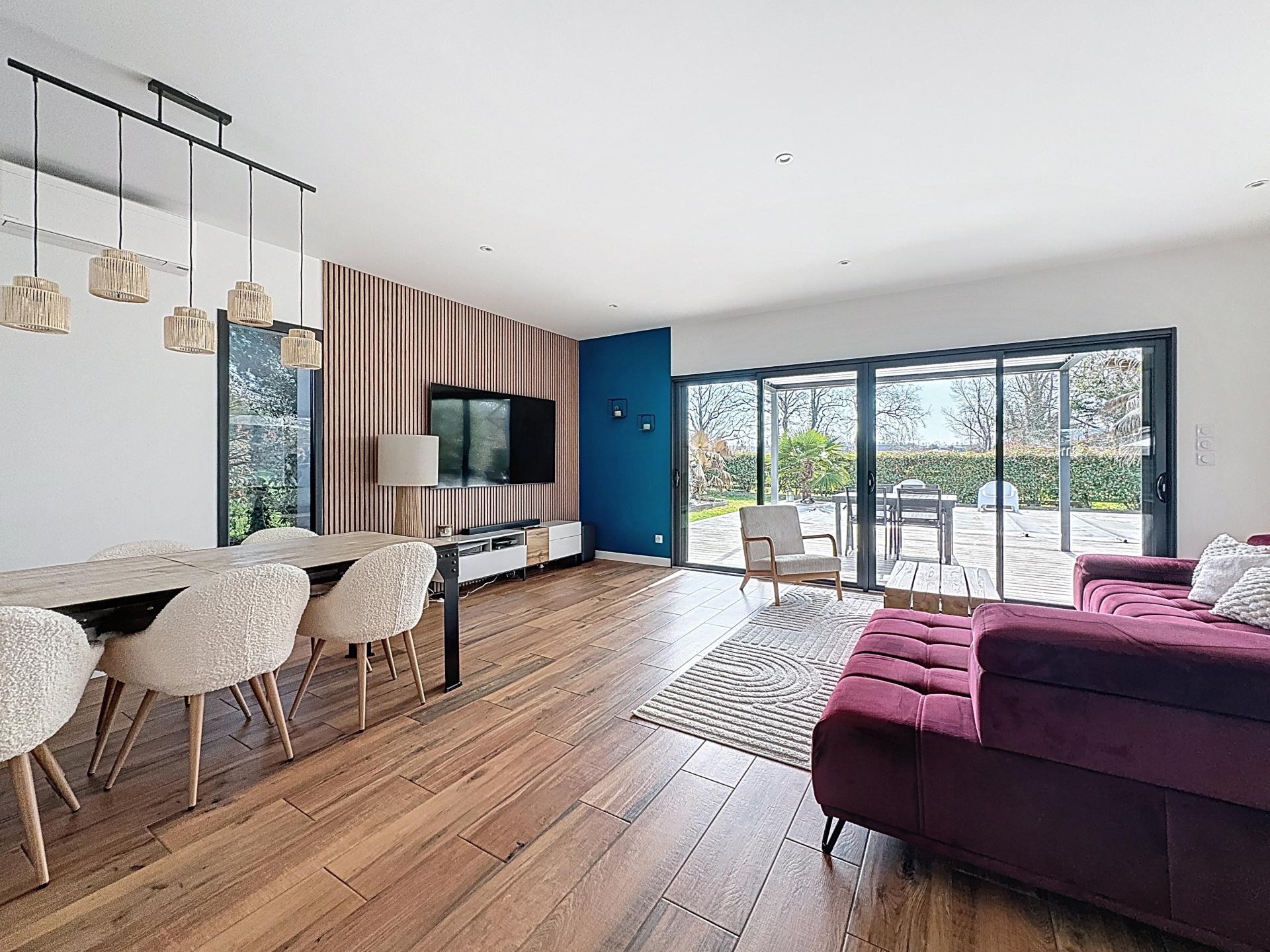 Photo 6 of the listing.