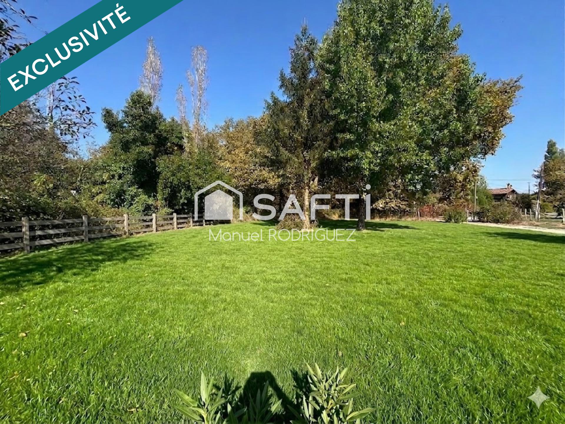 A VENDRE TERRAIN SUR LA COMMUNE DE MOUSTEY 1764M2