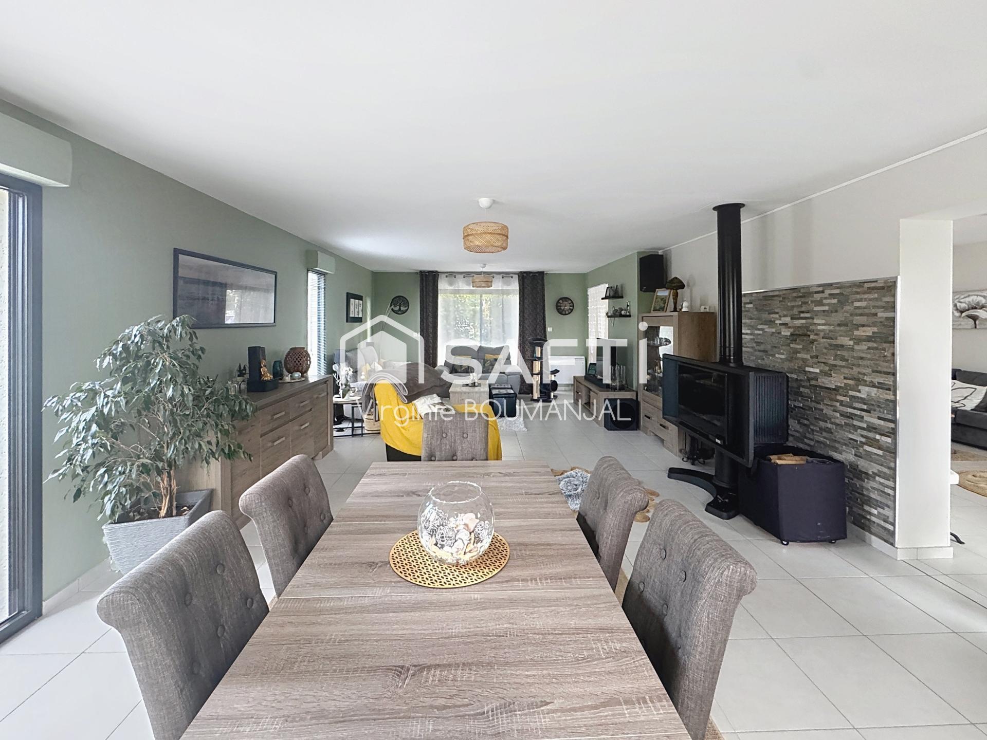 Photo SAFTI — Maison 8 pièces, 236 m² à Vers Sur Selle 5