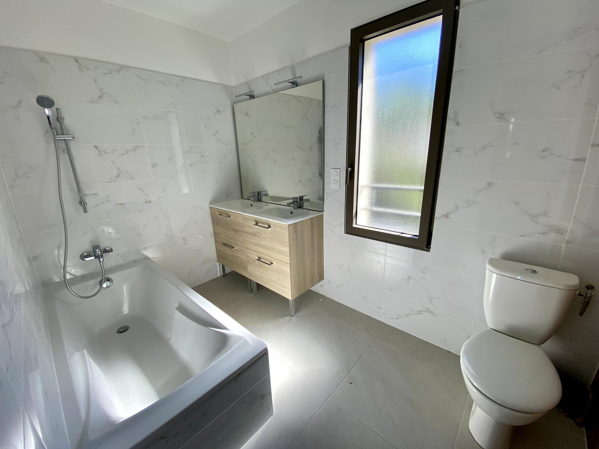 Photo 10 of the listing.