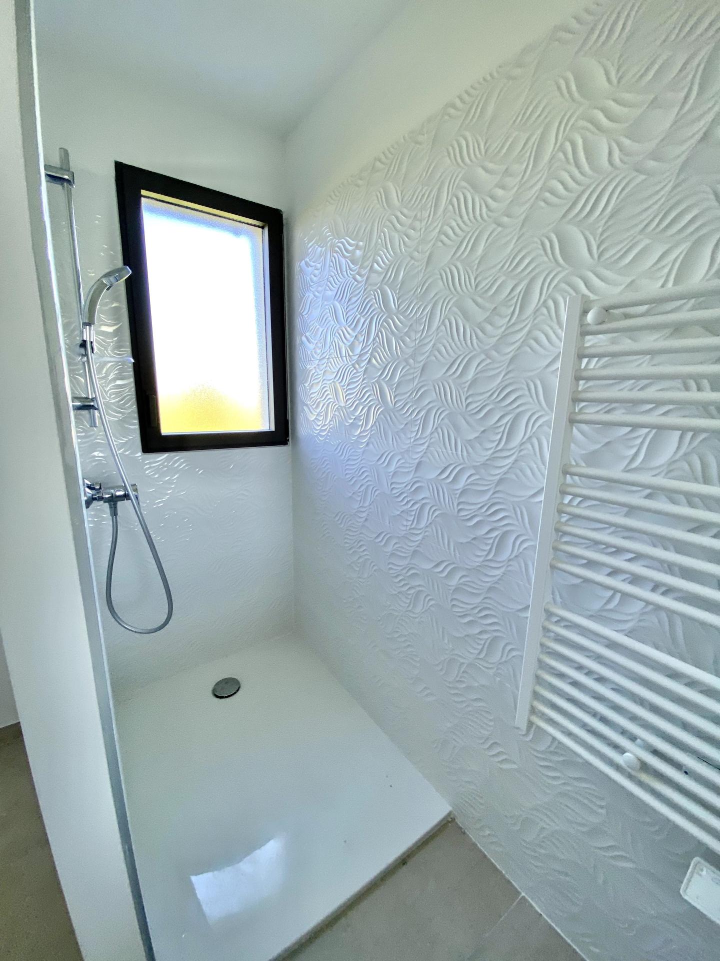 Photo 7 of the listing.