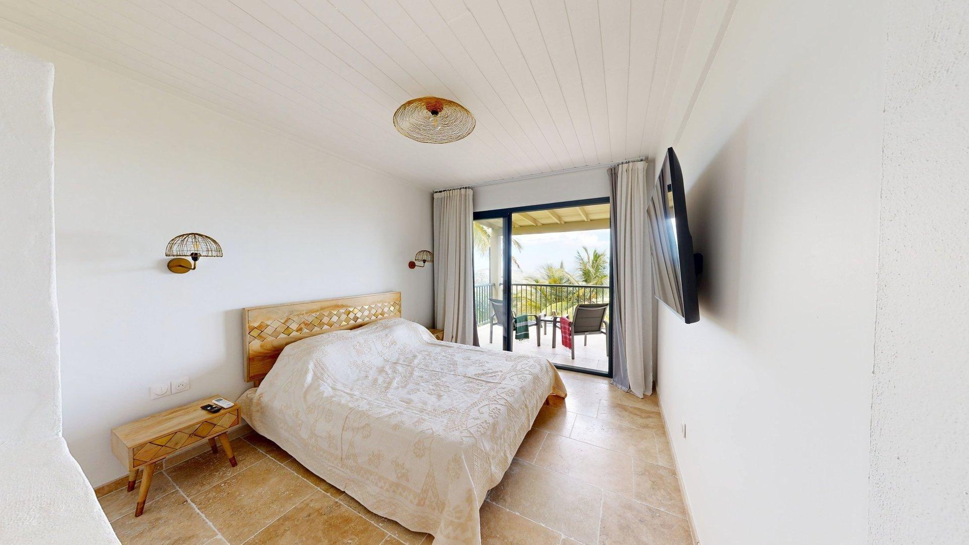 Photo 5 of the listing.