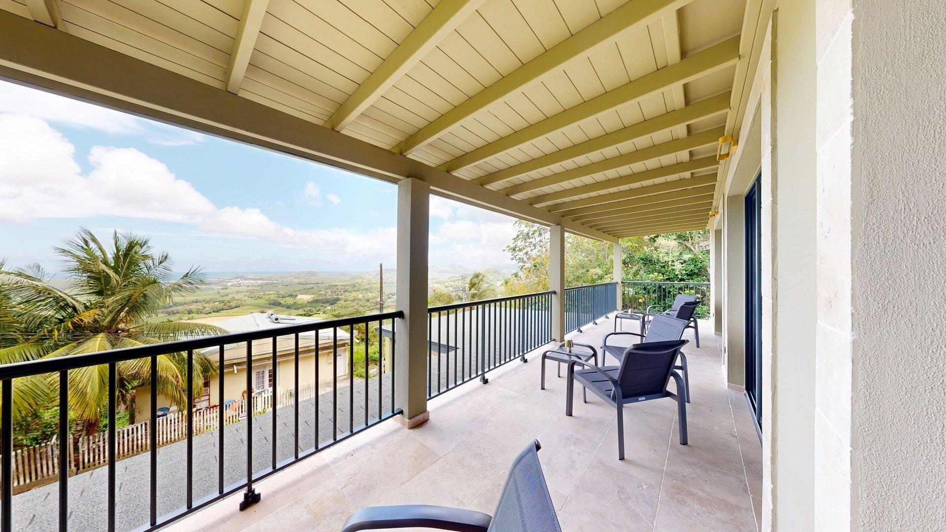 Photo 2 of the listing.