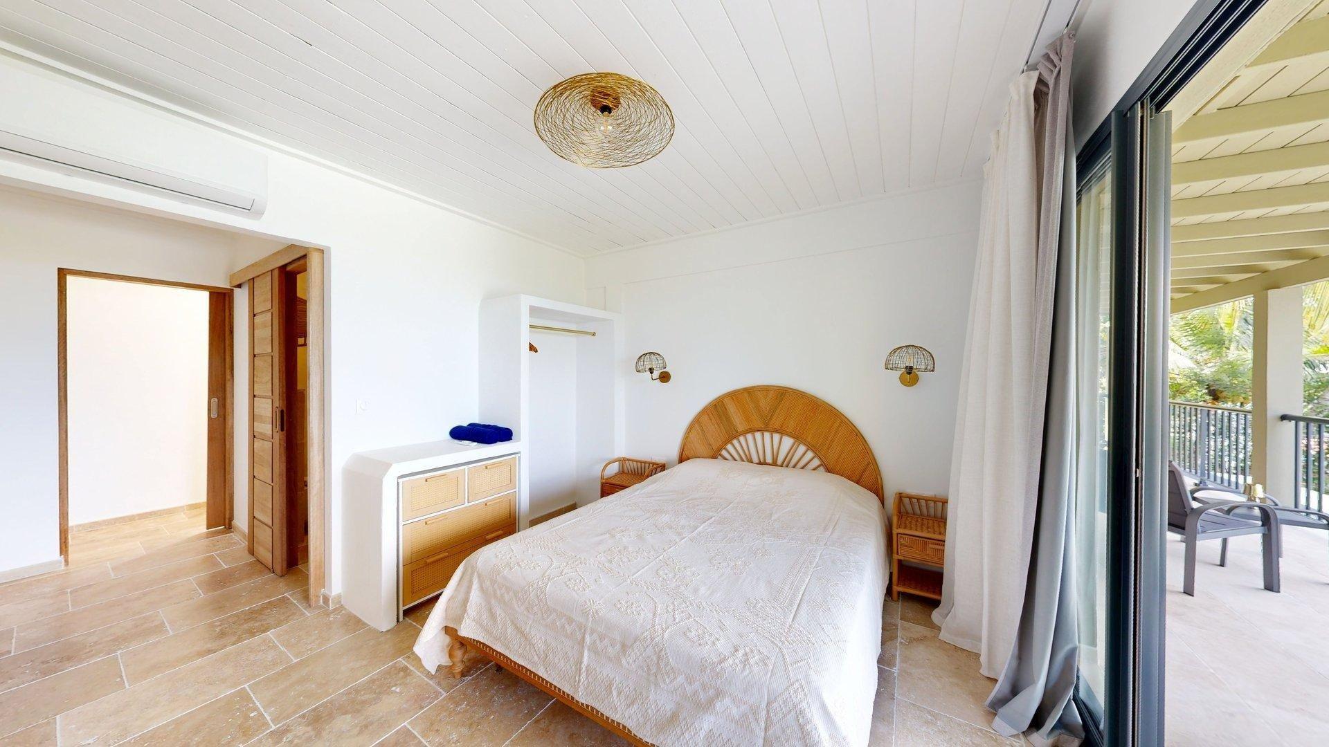 Photo 6 of the listing.