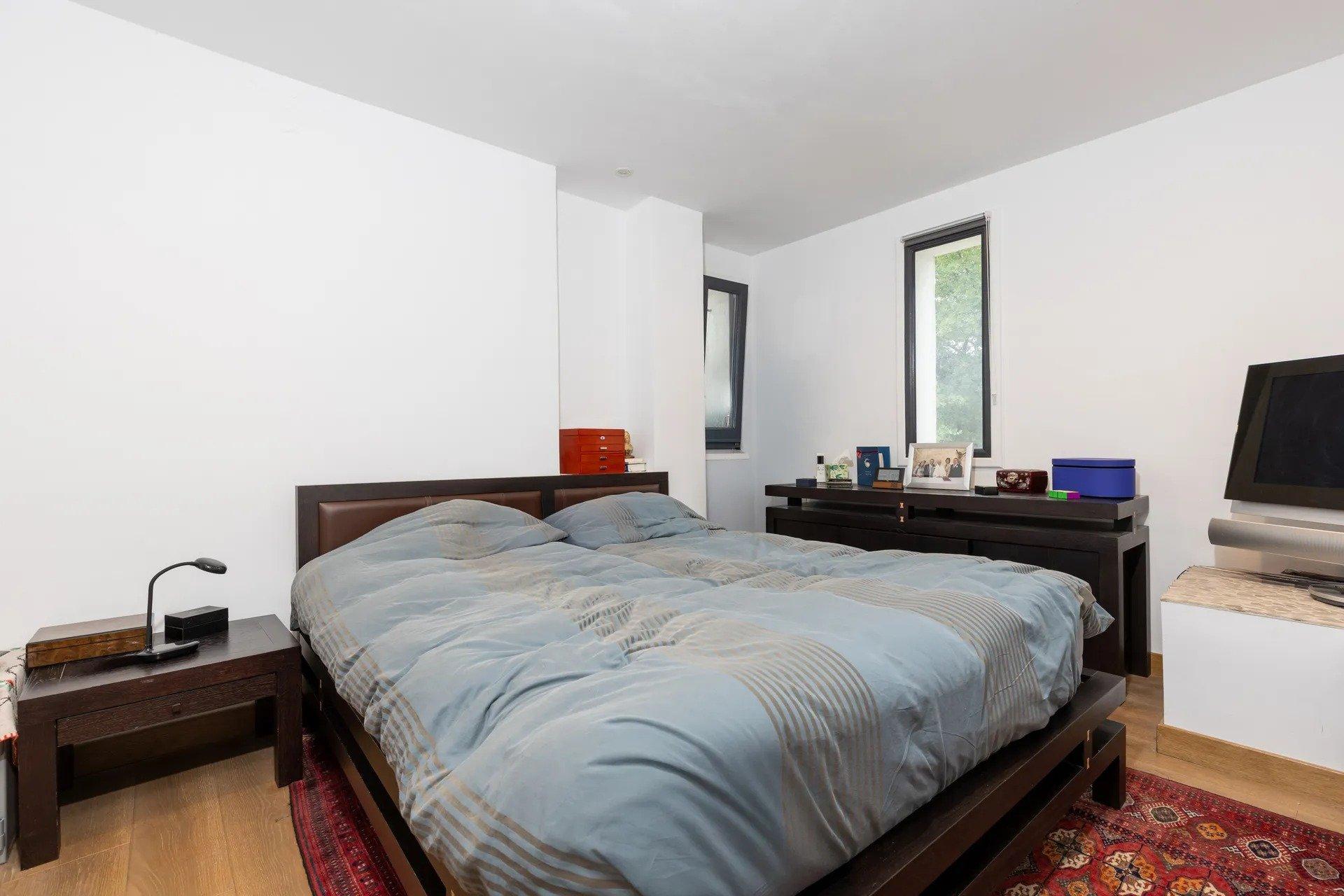 Photo 13 of the listing.