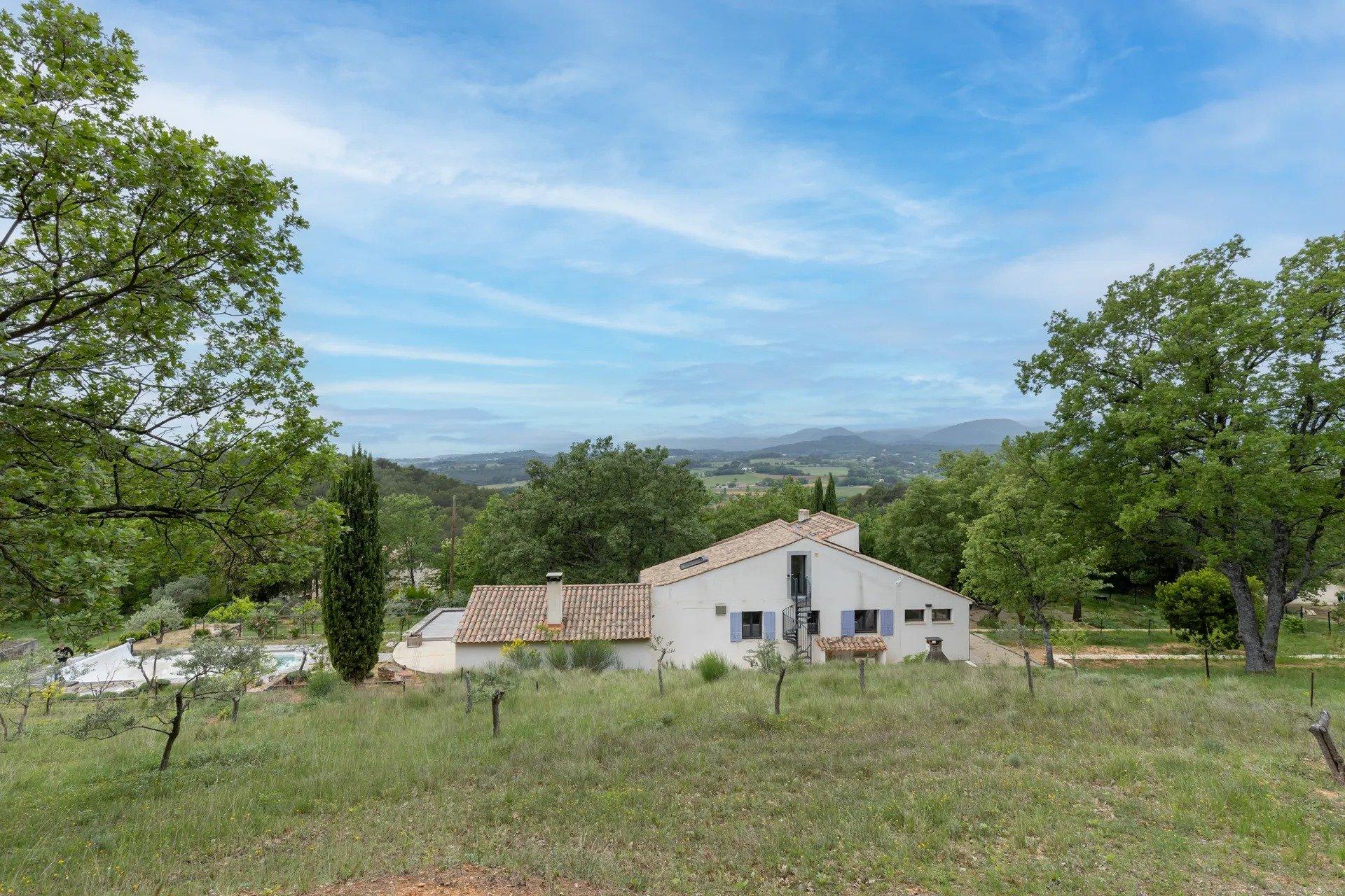 Photo 15 of the listing.