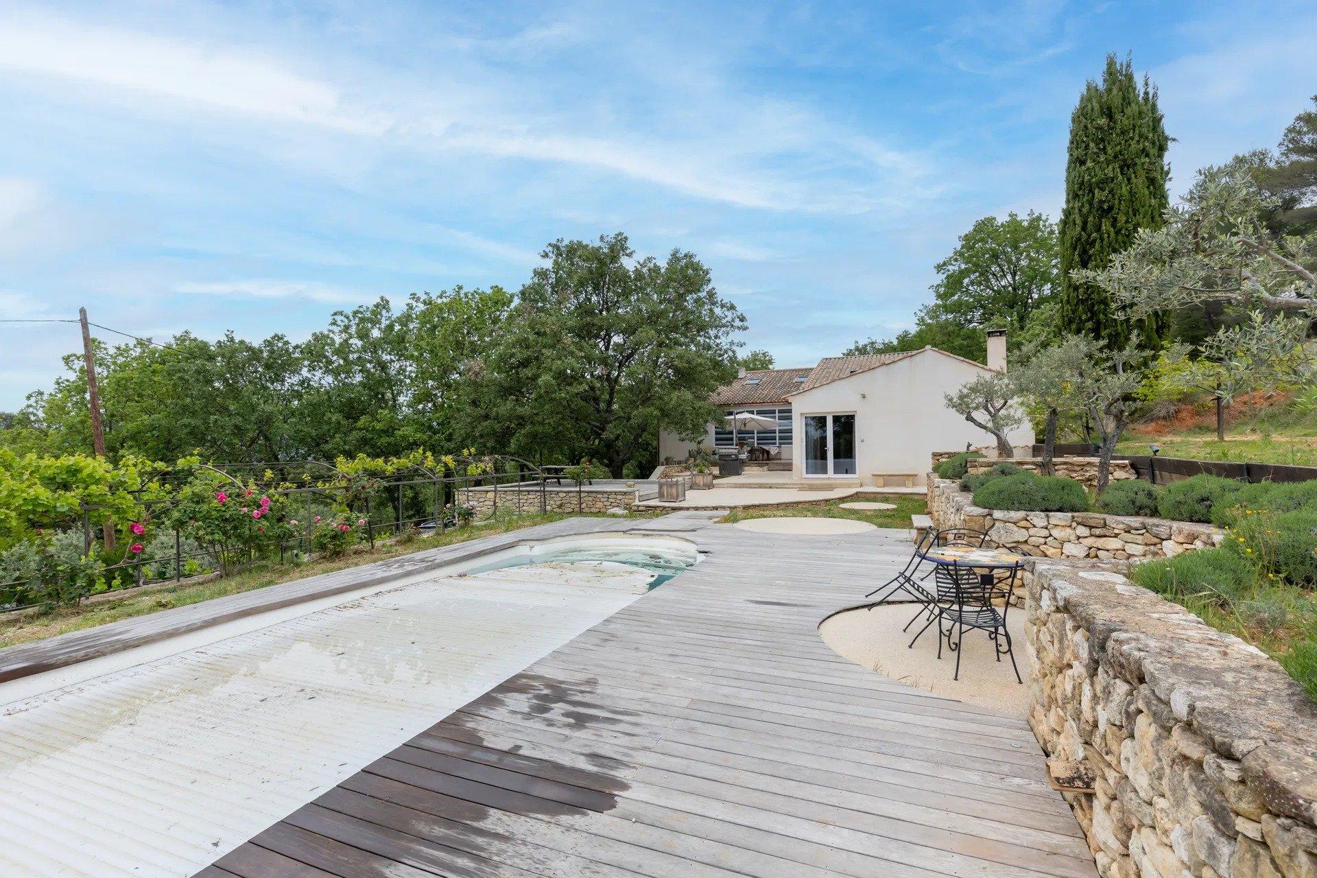 Photo 17 of the listing.