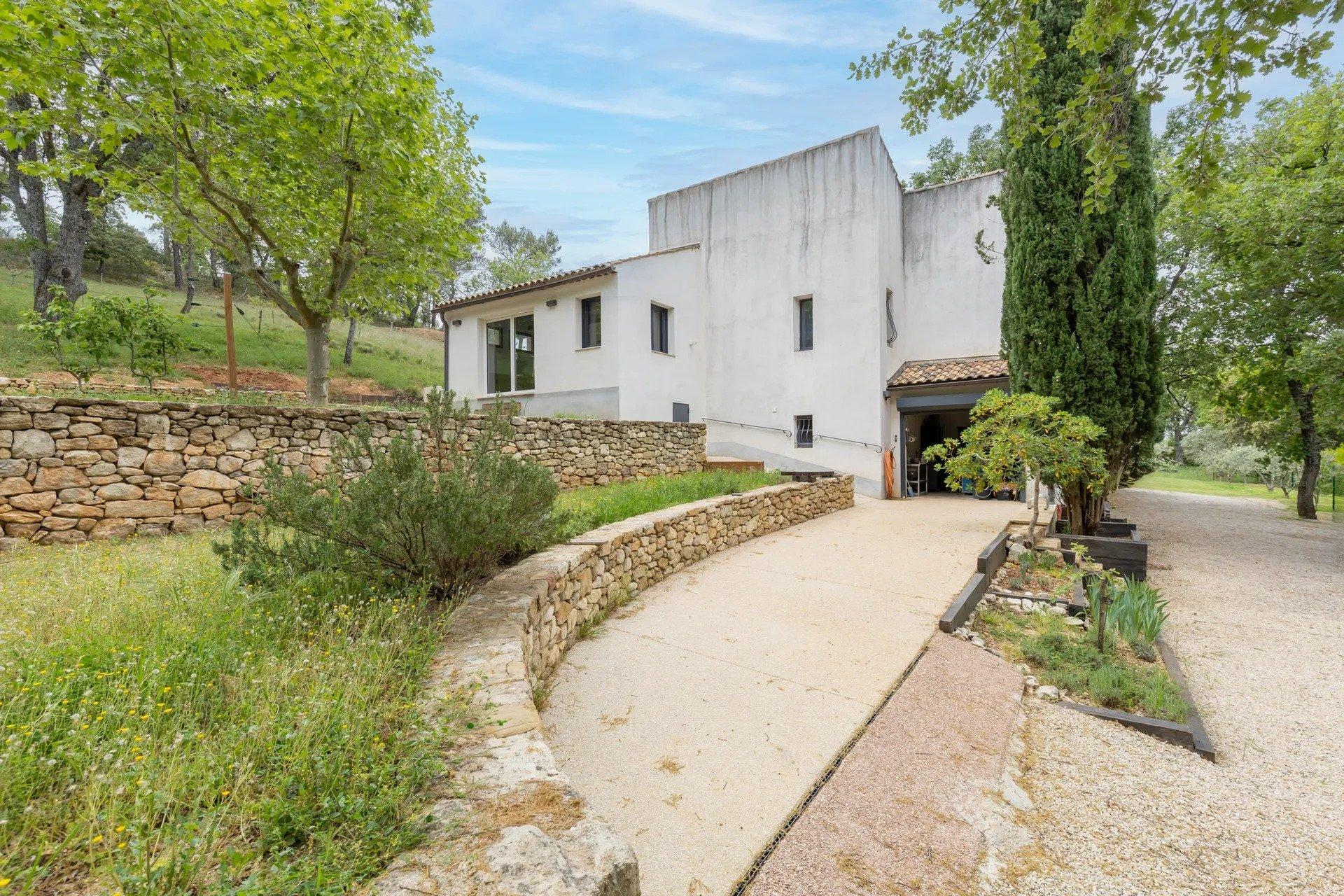 Photo 19 of the listing.