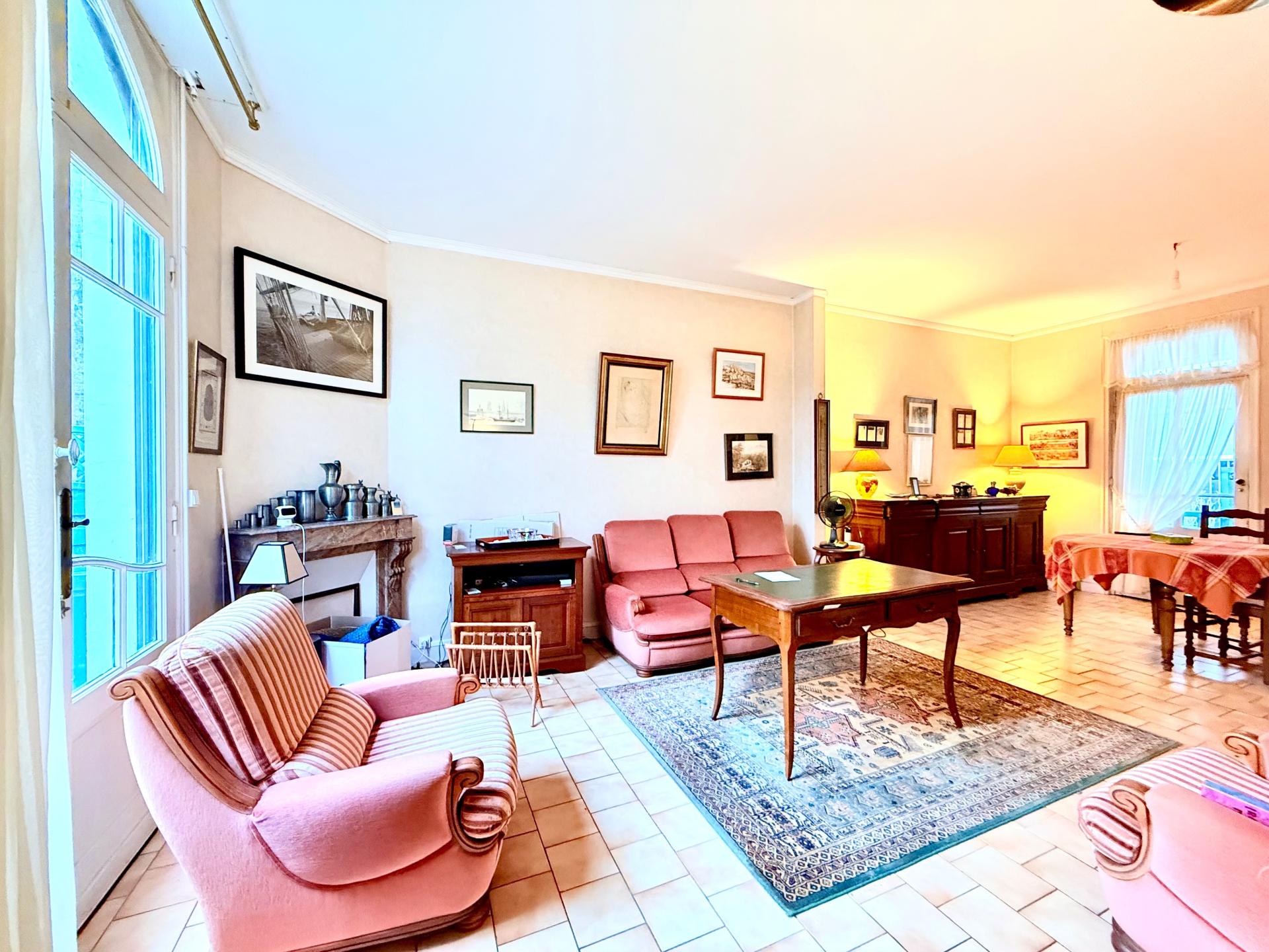Photo 3 of the listing.