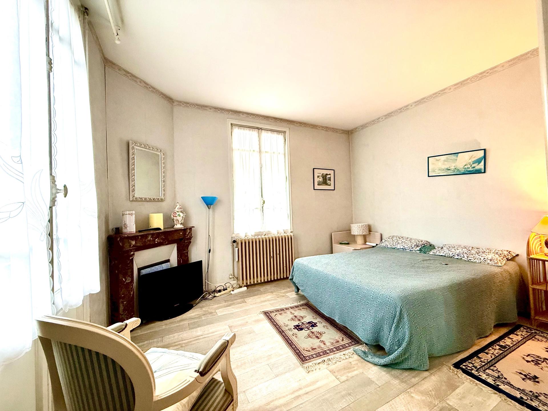Photo 6 of the listing.