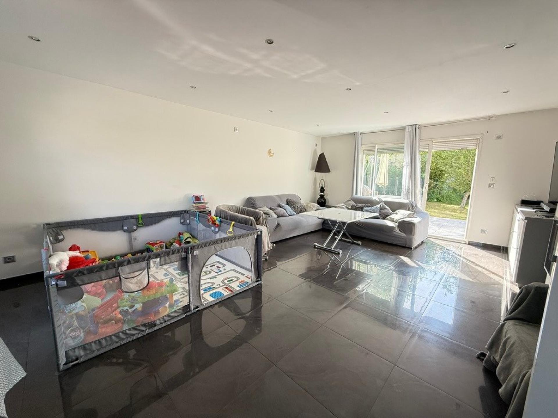 Photo 3 of the listing.