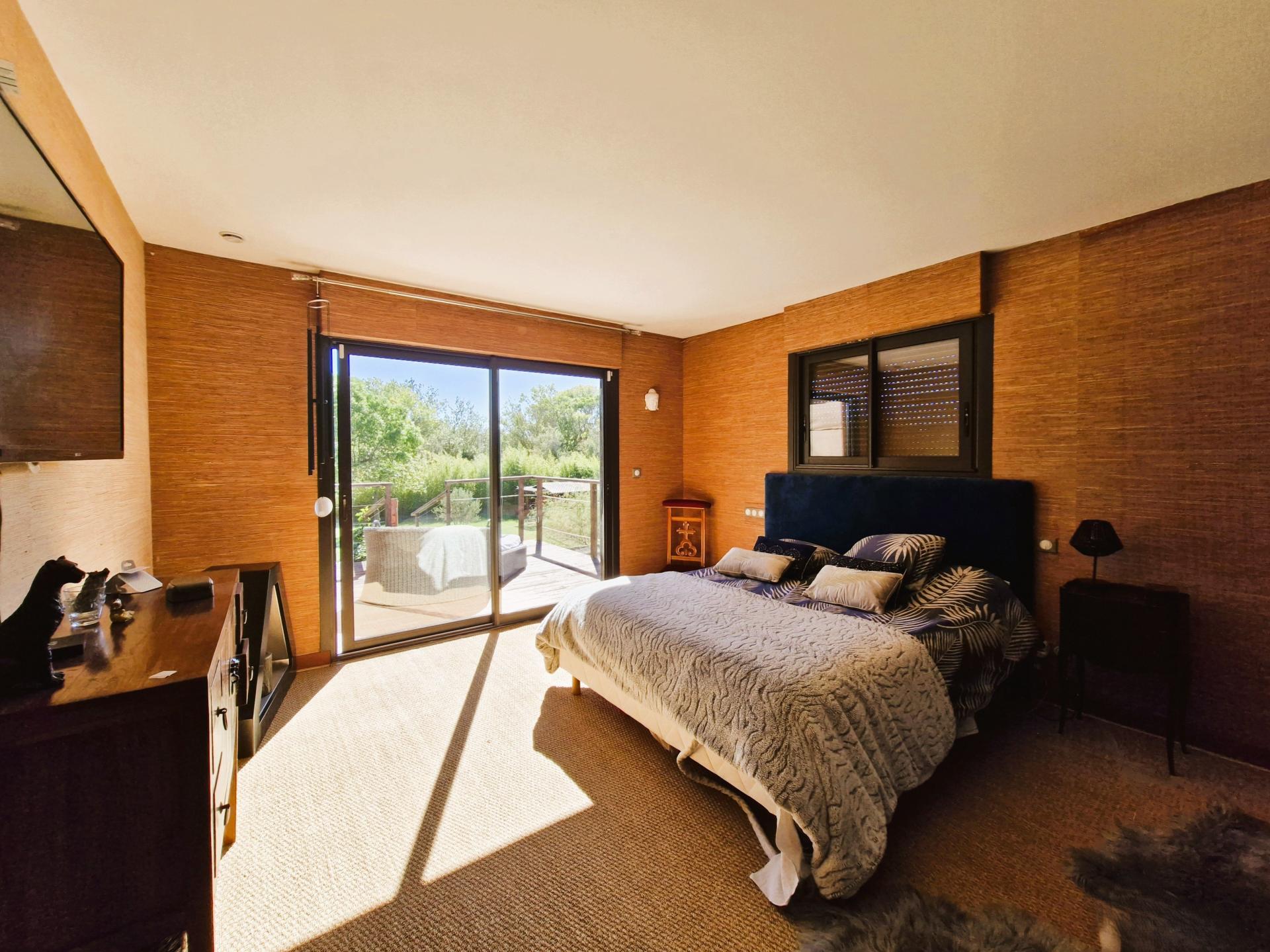 Photo 3 of the listing.