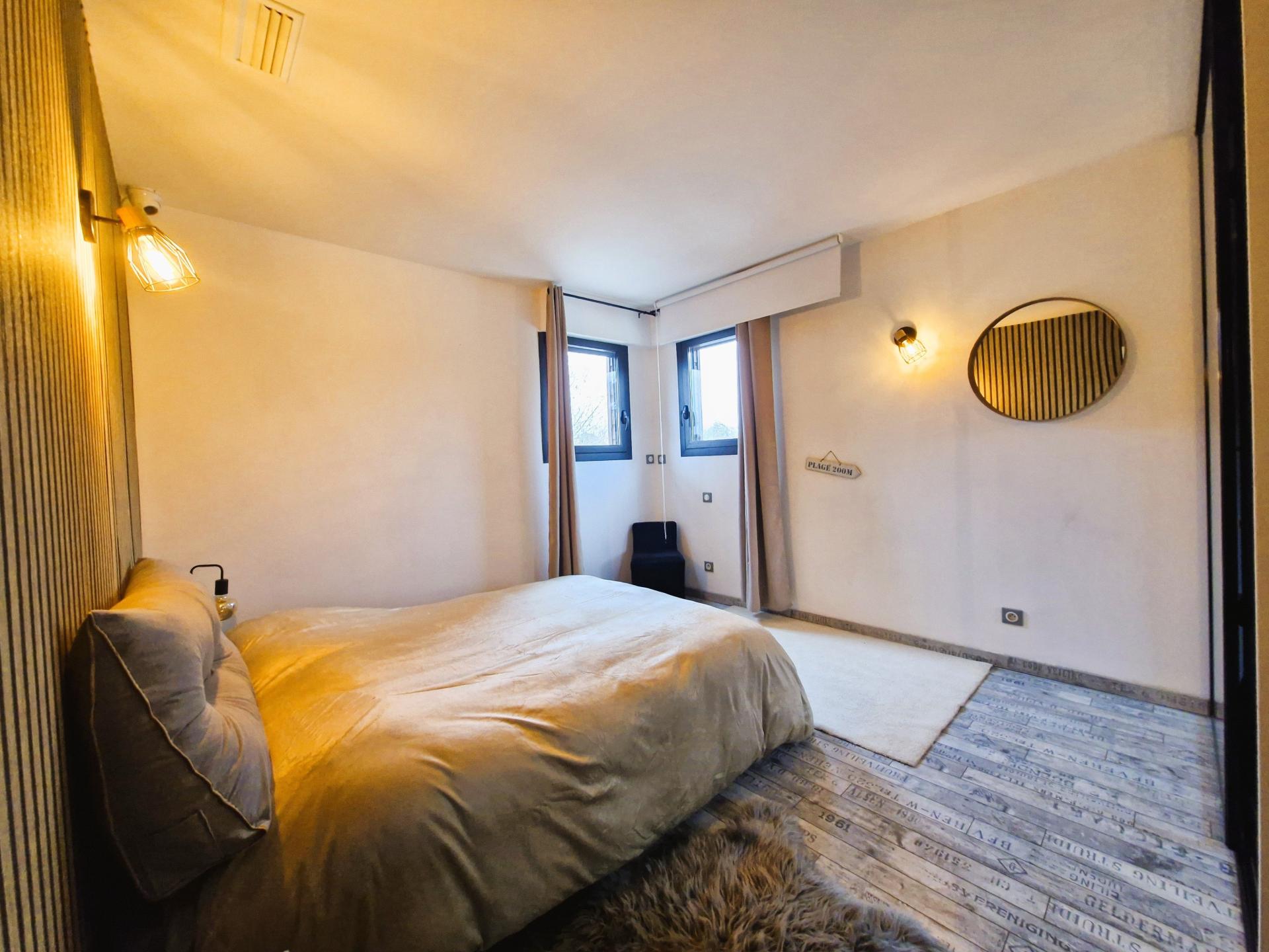 Photo 4 of the listing.