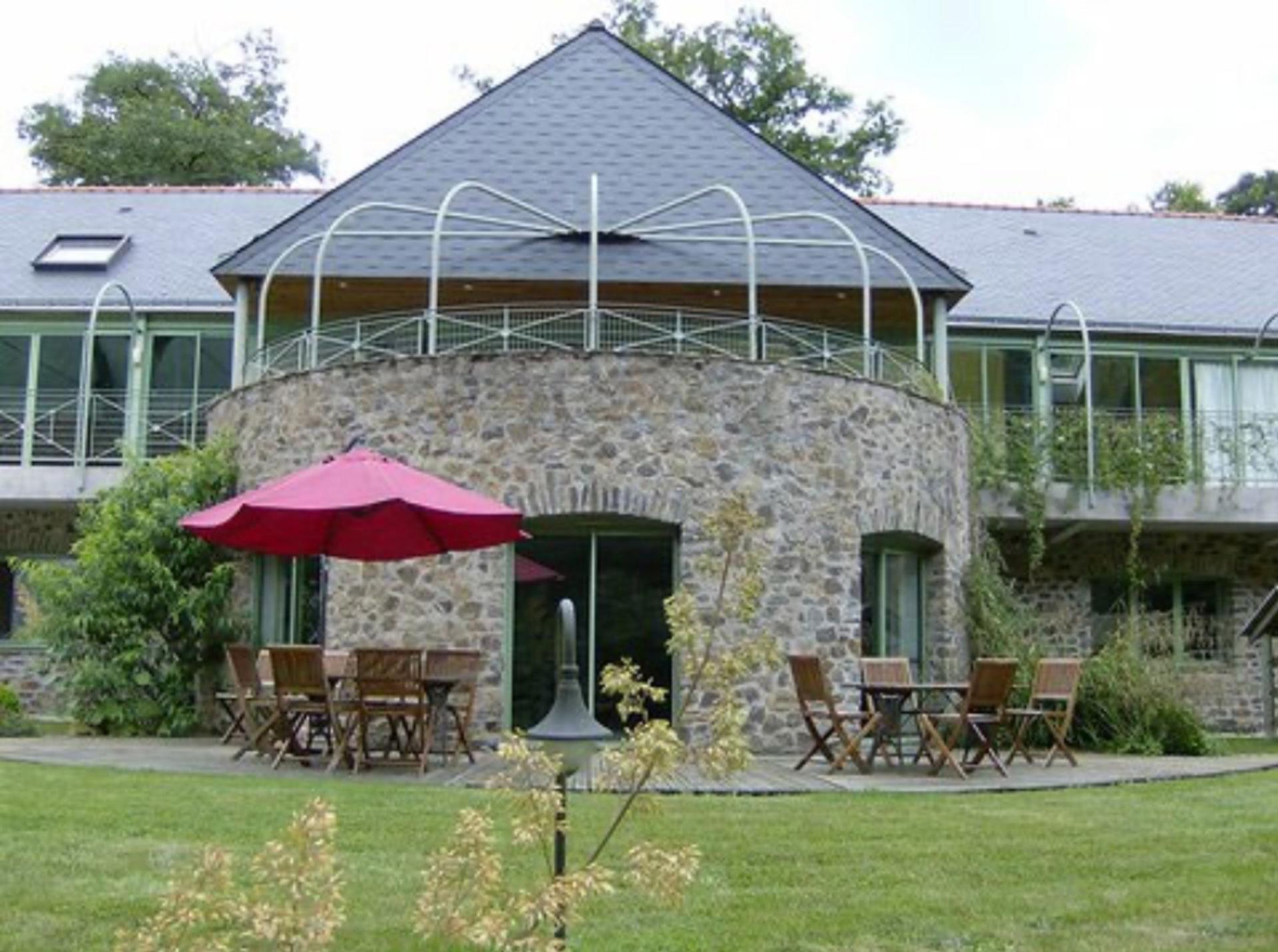 Photo 11 of the listing.