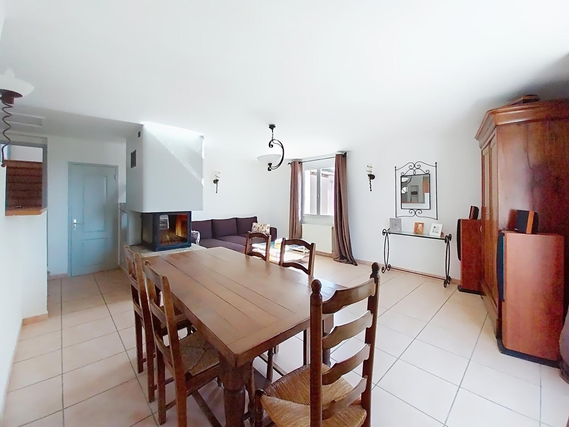 Photo 3 of the listing.