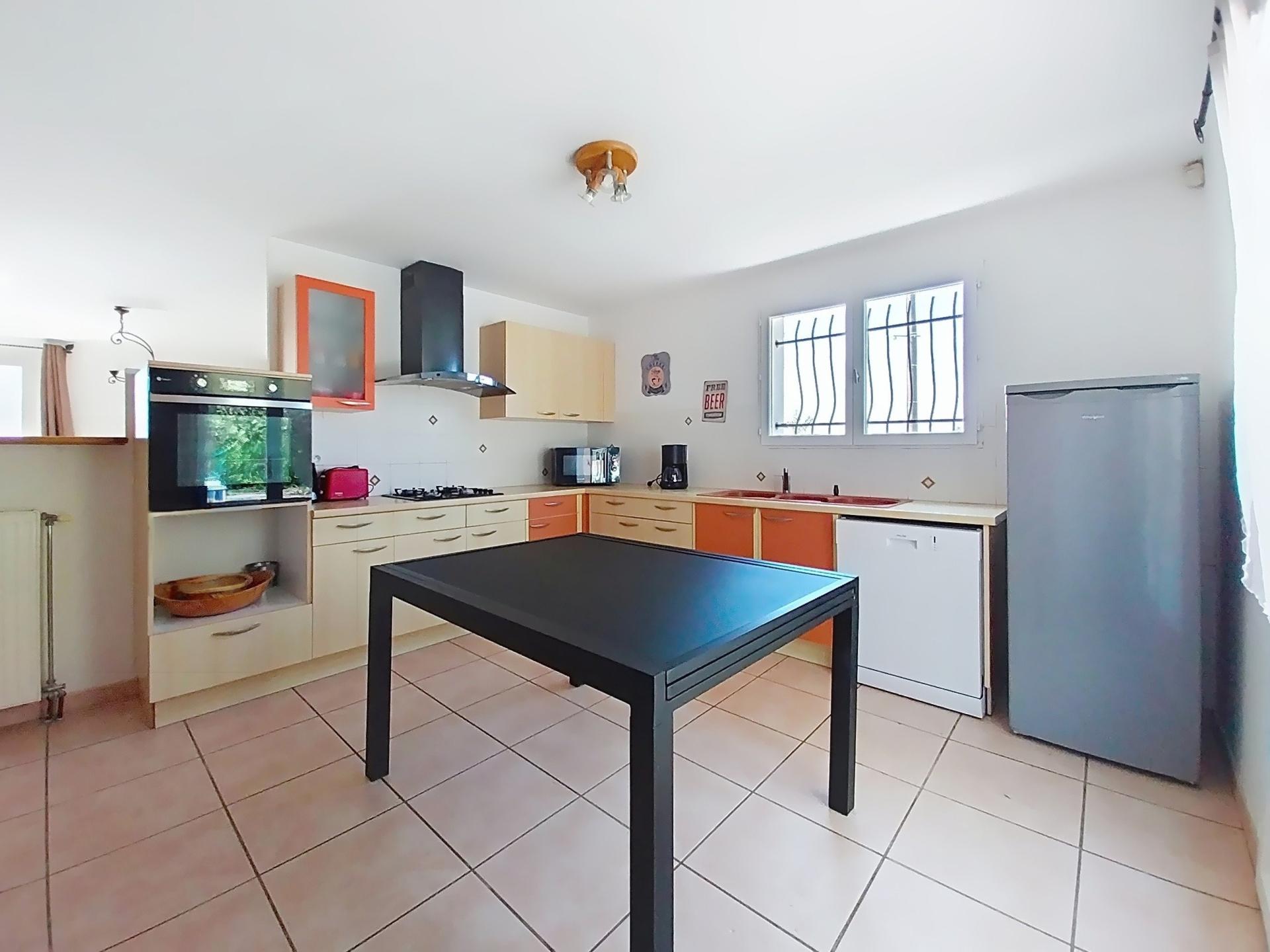 Photo 4 of the listing.