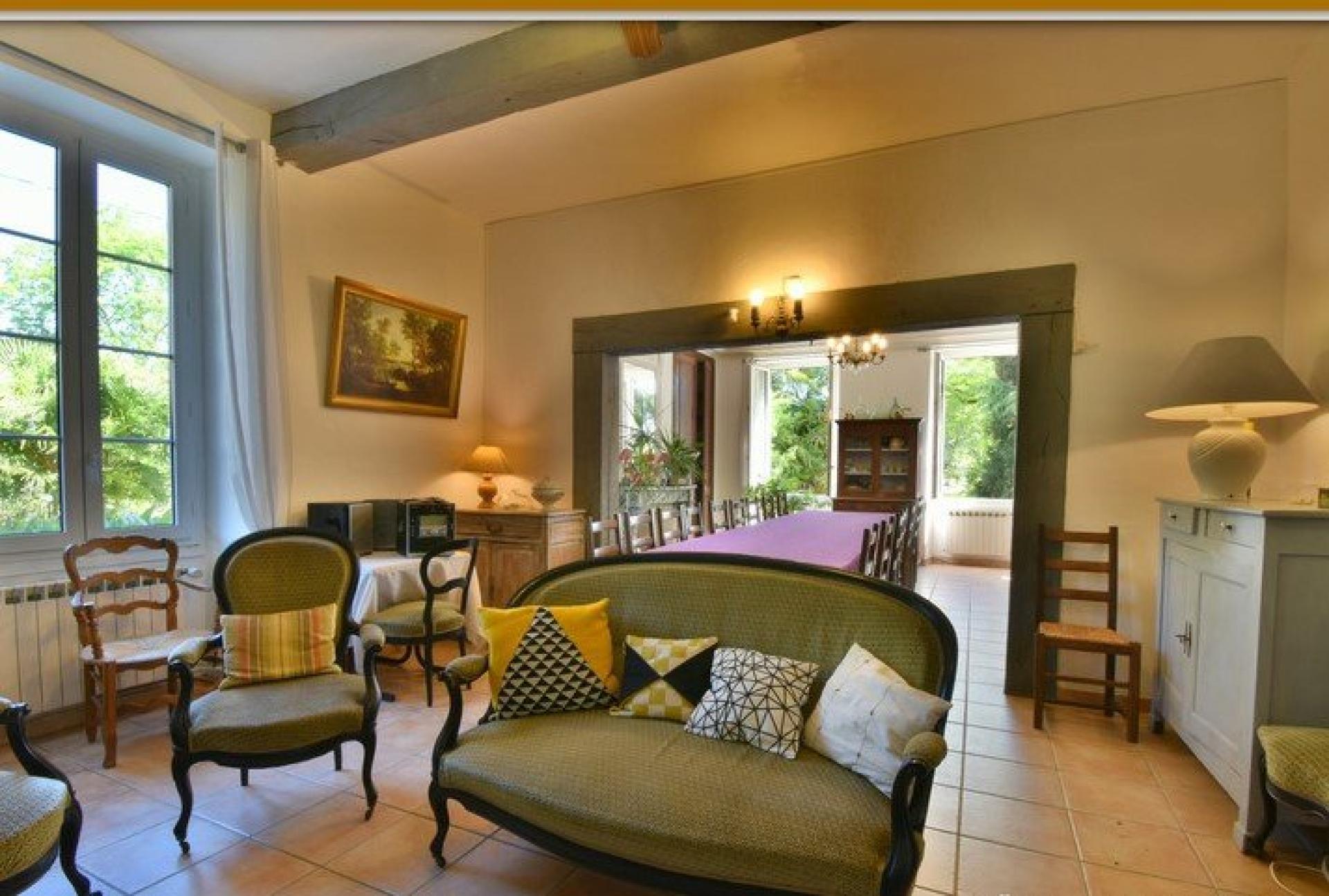 Photo 5 of the listing.