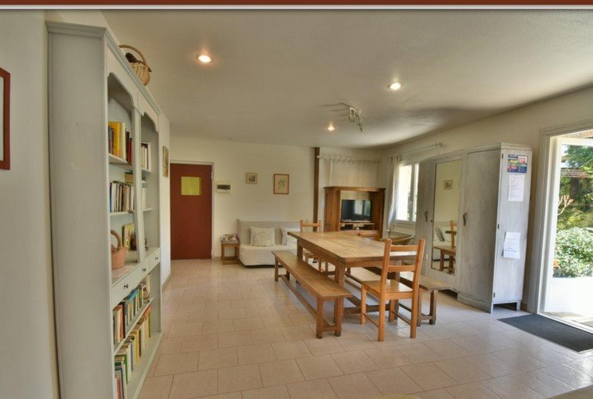 Photo 7 of the listing.