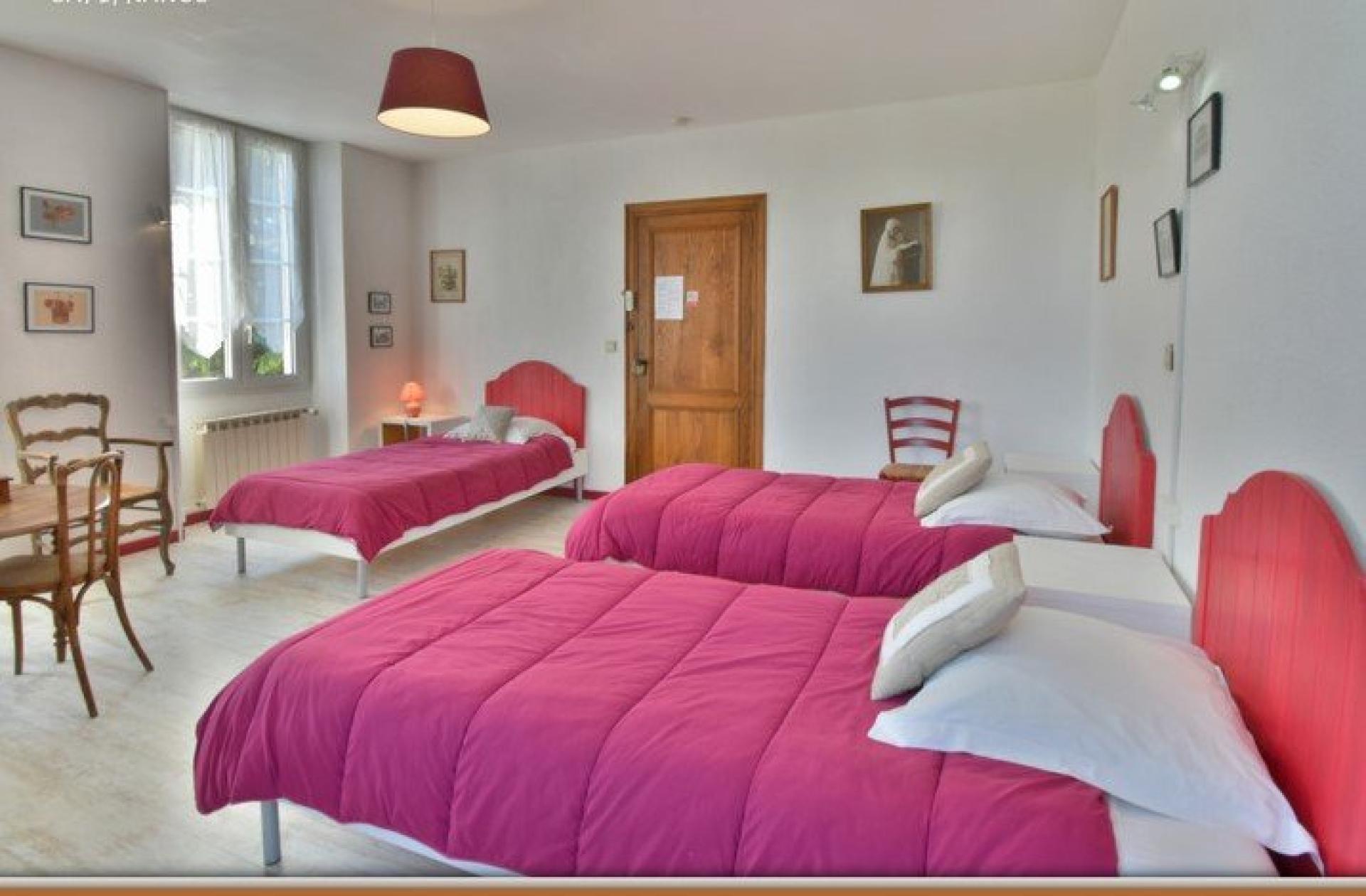 Photo 9 of the listing.