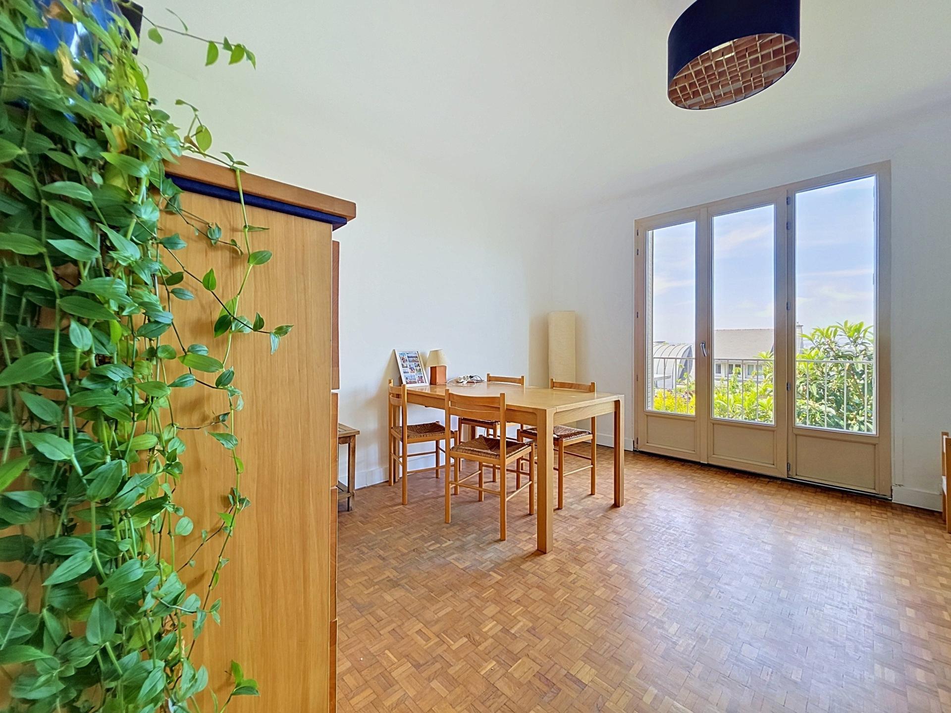 Photo 4 of the listing.