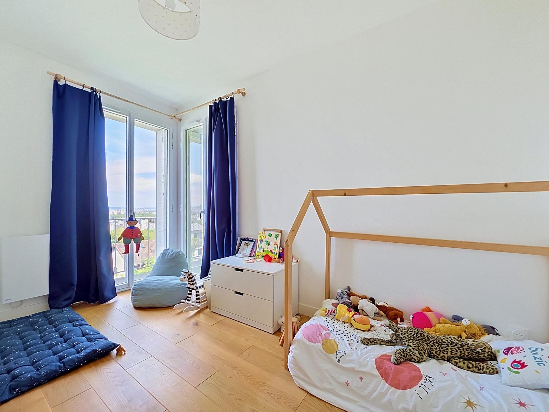 Photo 10 of the listing.