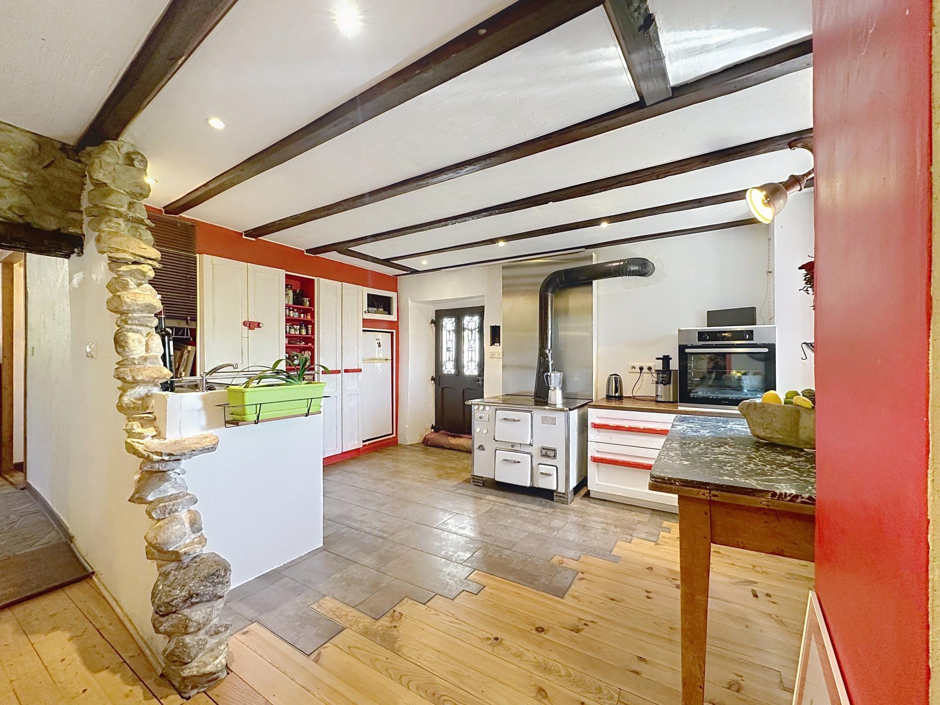 Photo 11 of the listing.