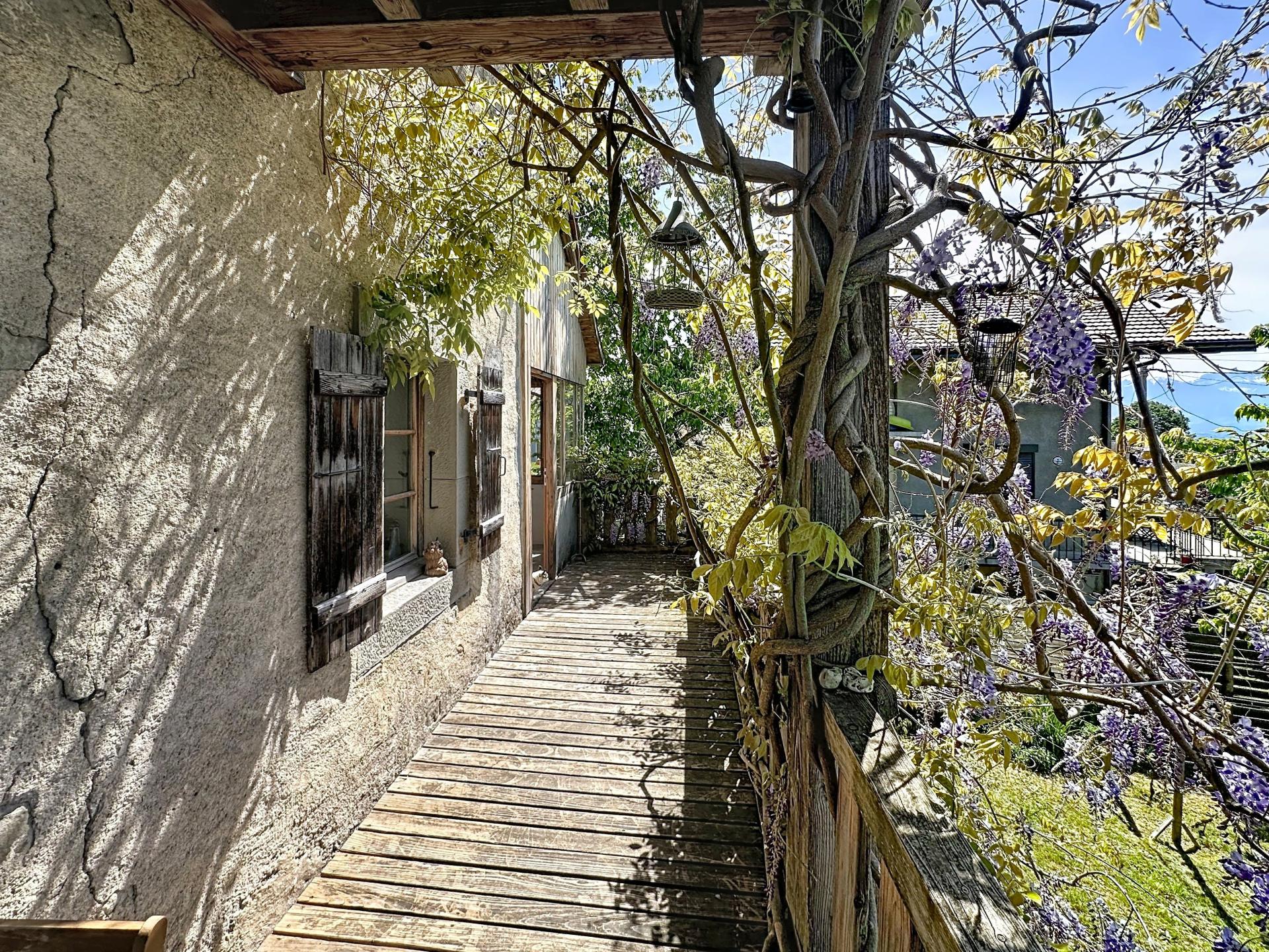 Photo 7 of the listing.