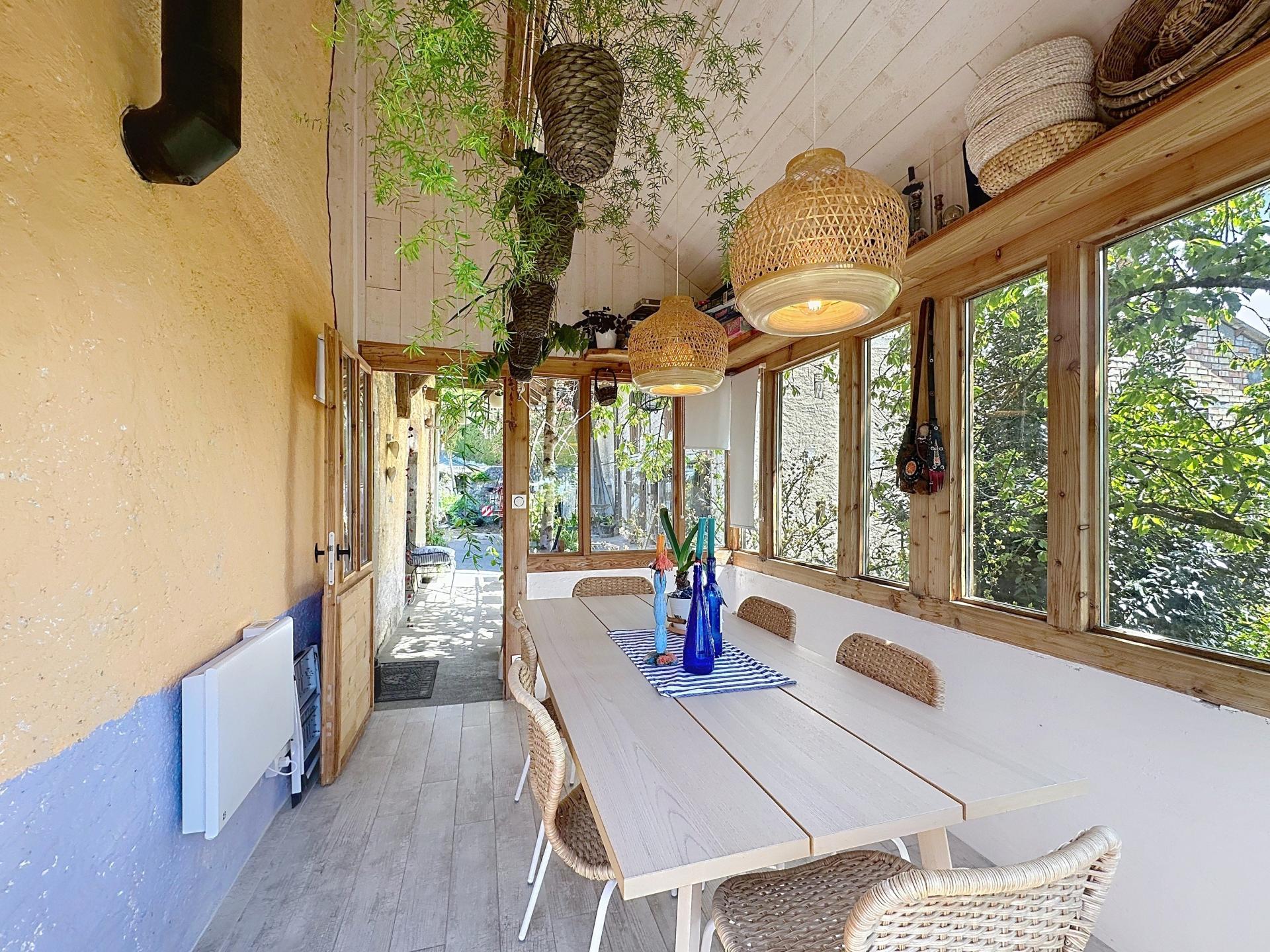 Photo 10 of the listing.