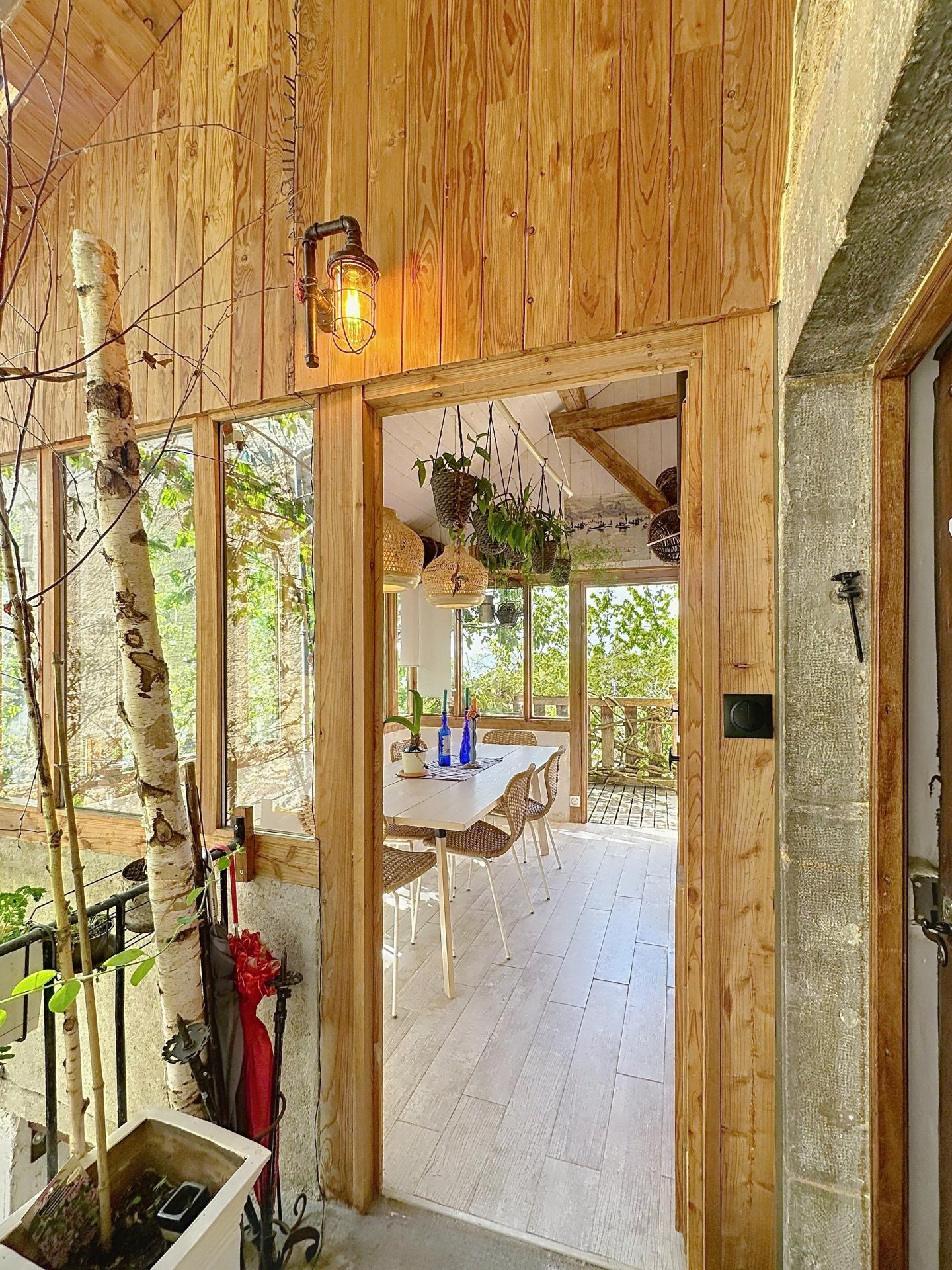 Photo 9 of the listing.