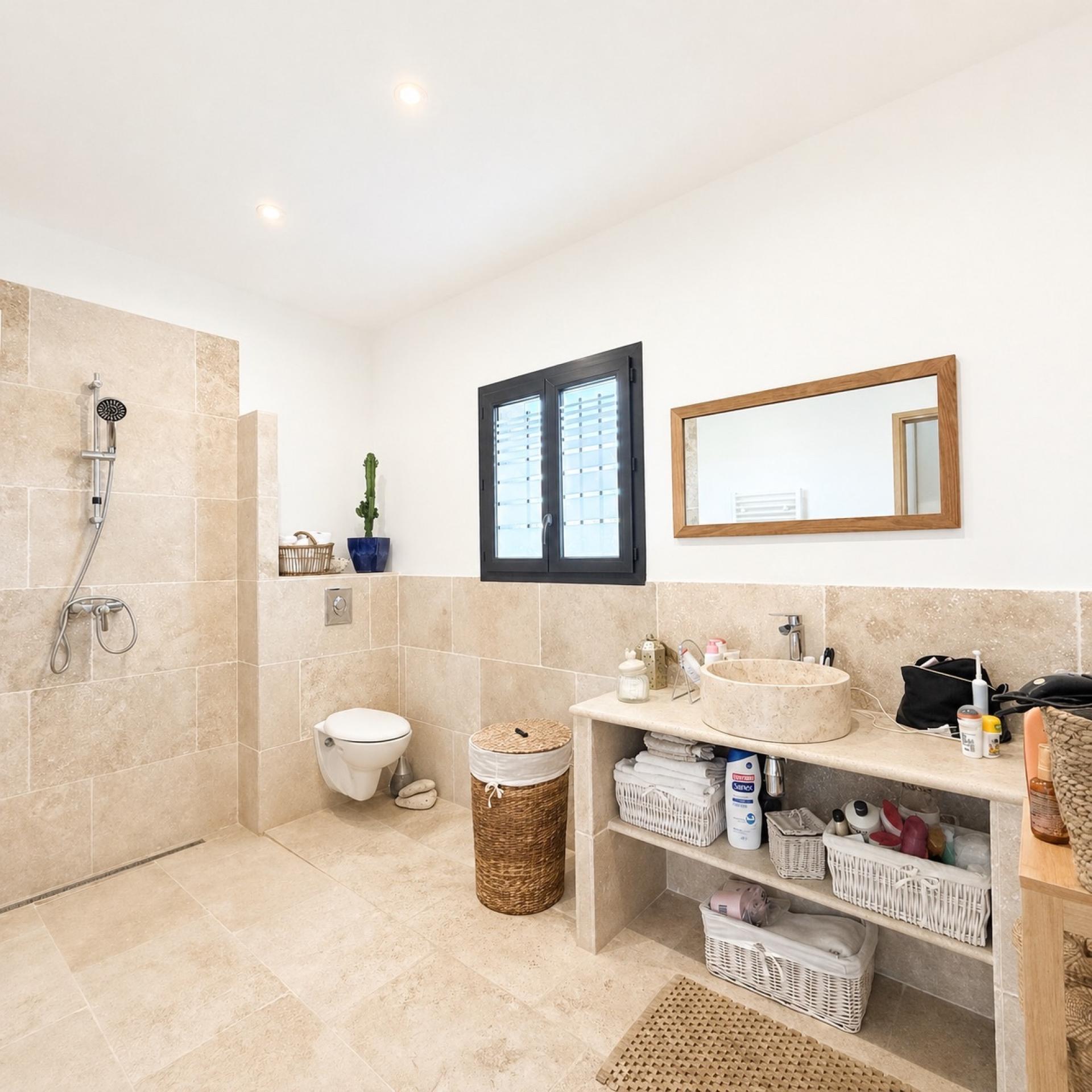 Photo 8 of the listing.