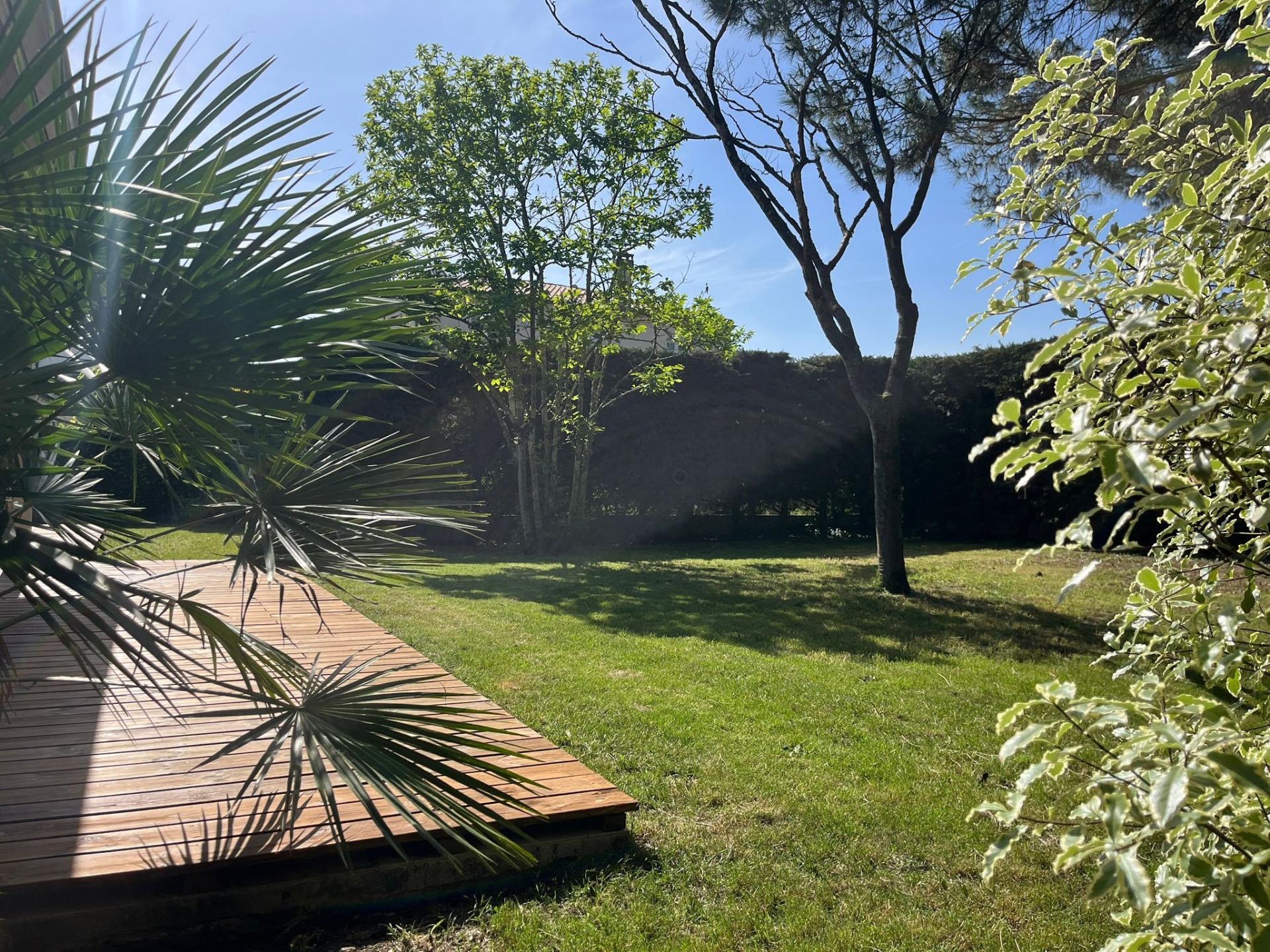 Photo 5 of the listing.