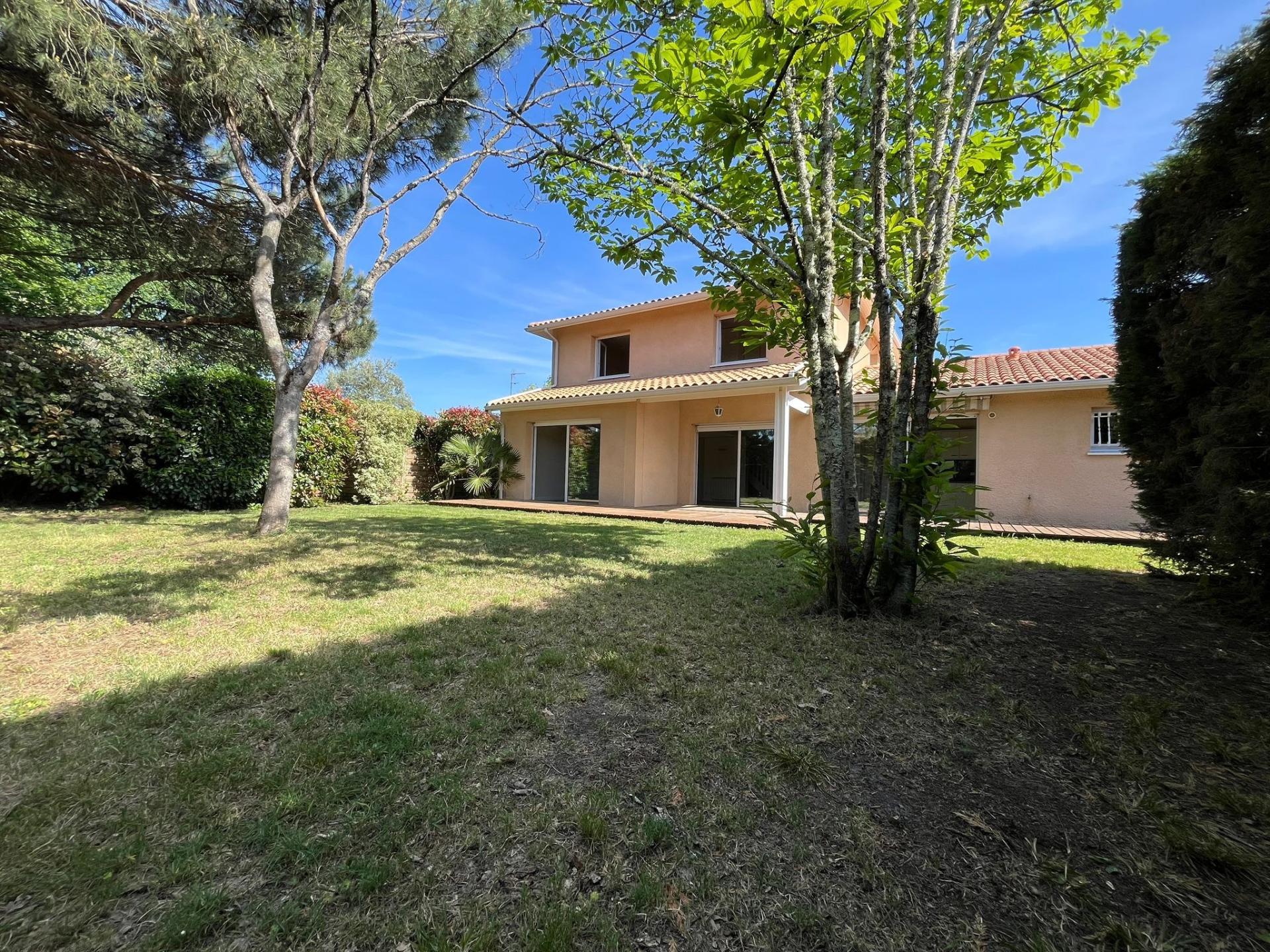 Photo 7 of the listing.