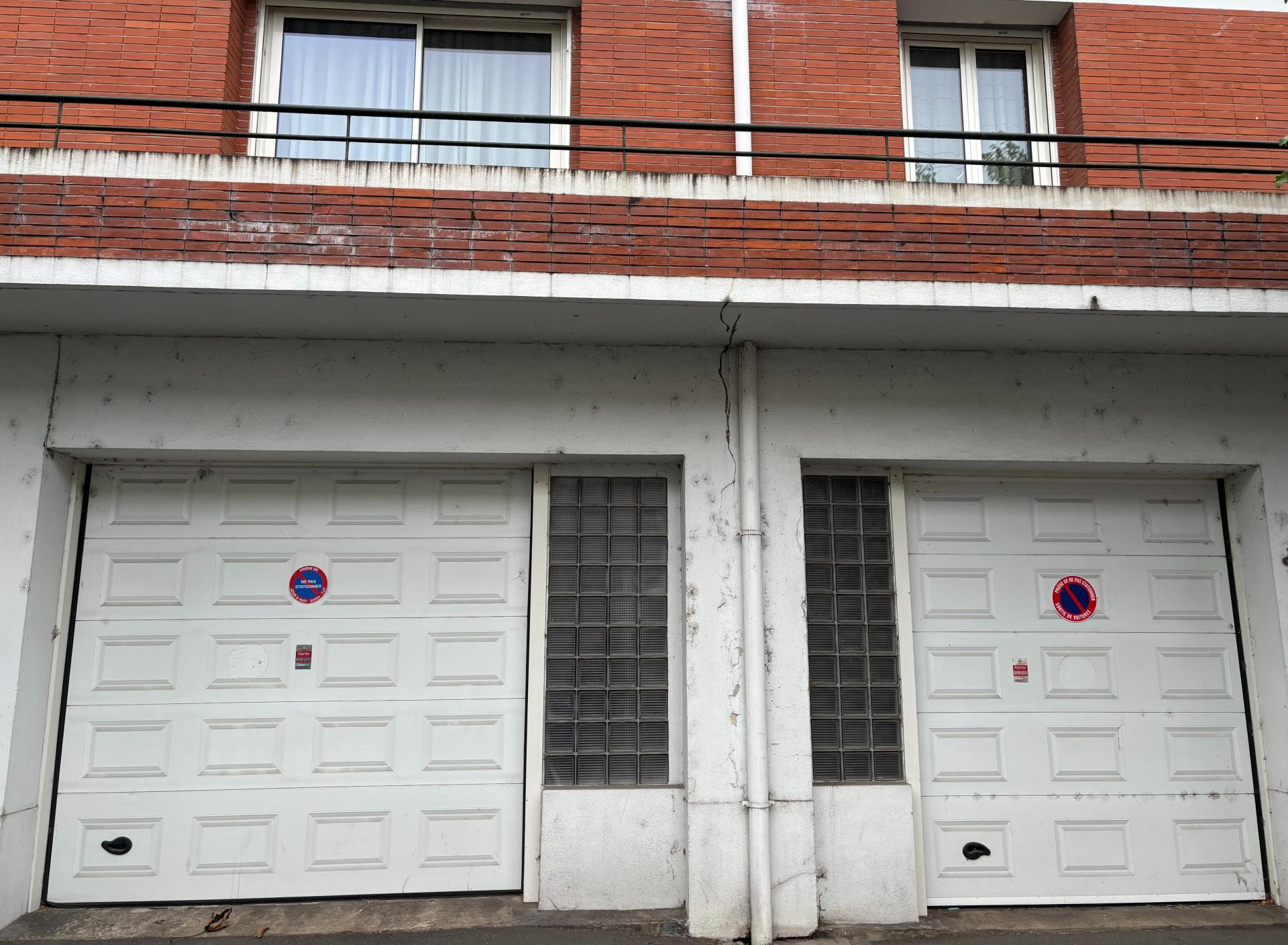 Photo 2 of the listing.