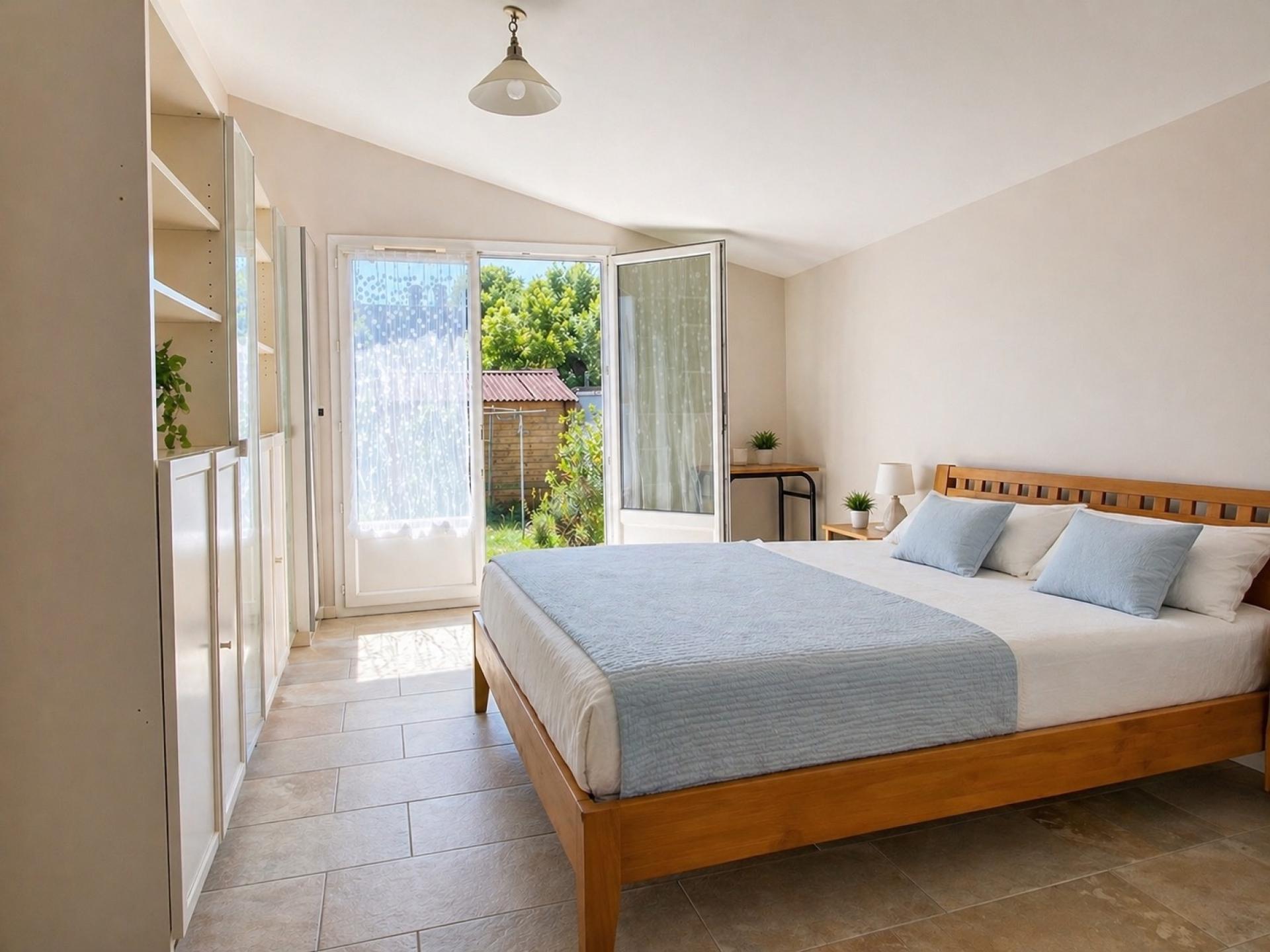 Photo 5 of the listing.