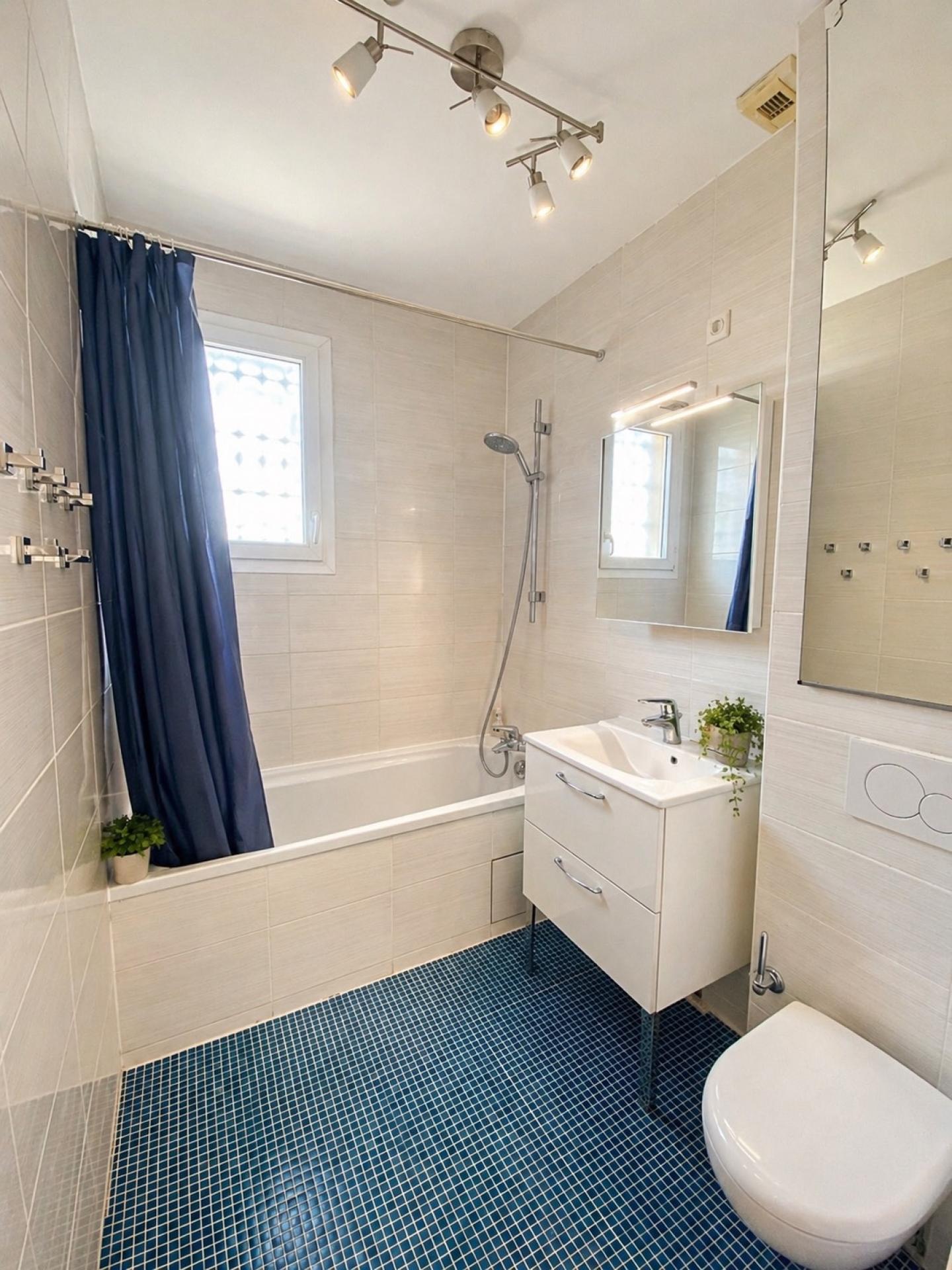 Photo 8 of the listing.