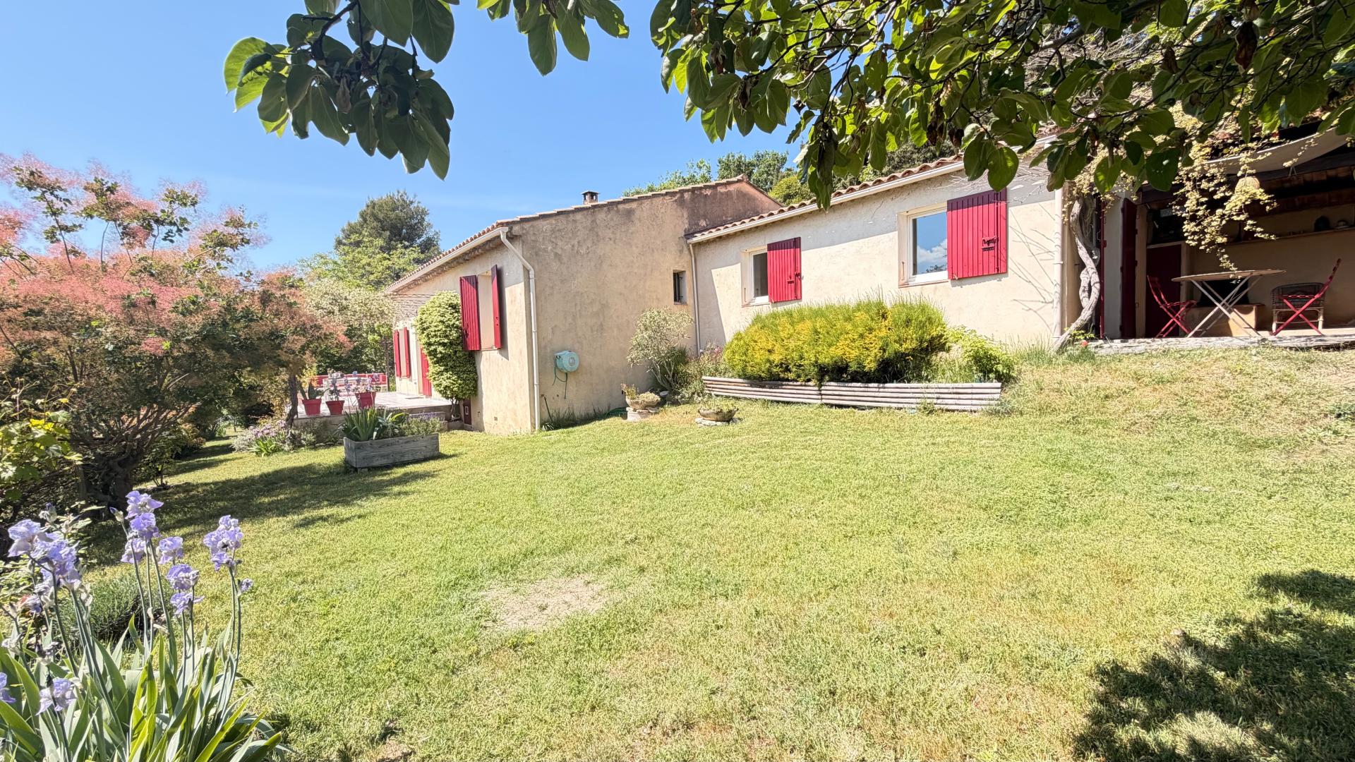 Photo 10 of the listing.
