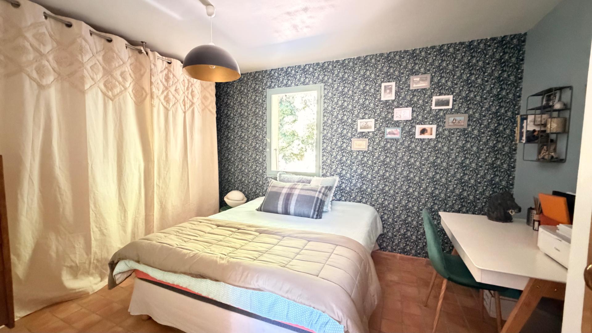 Photo 5 of the listing.