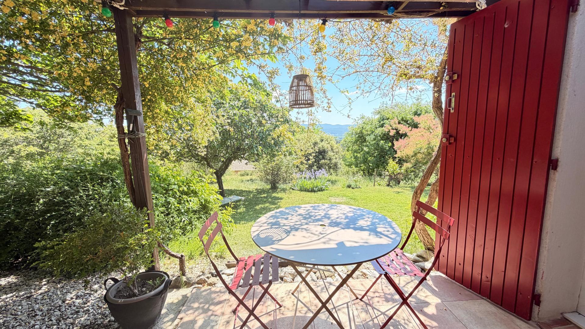 Photo 7 of the listing.