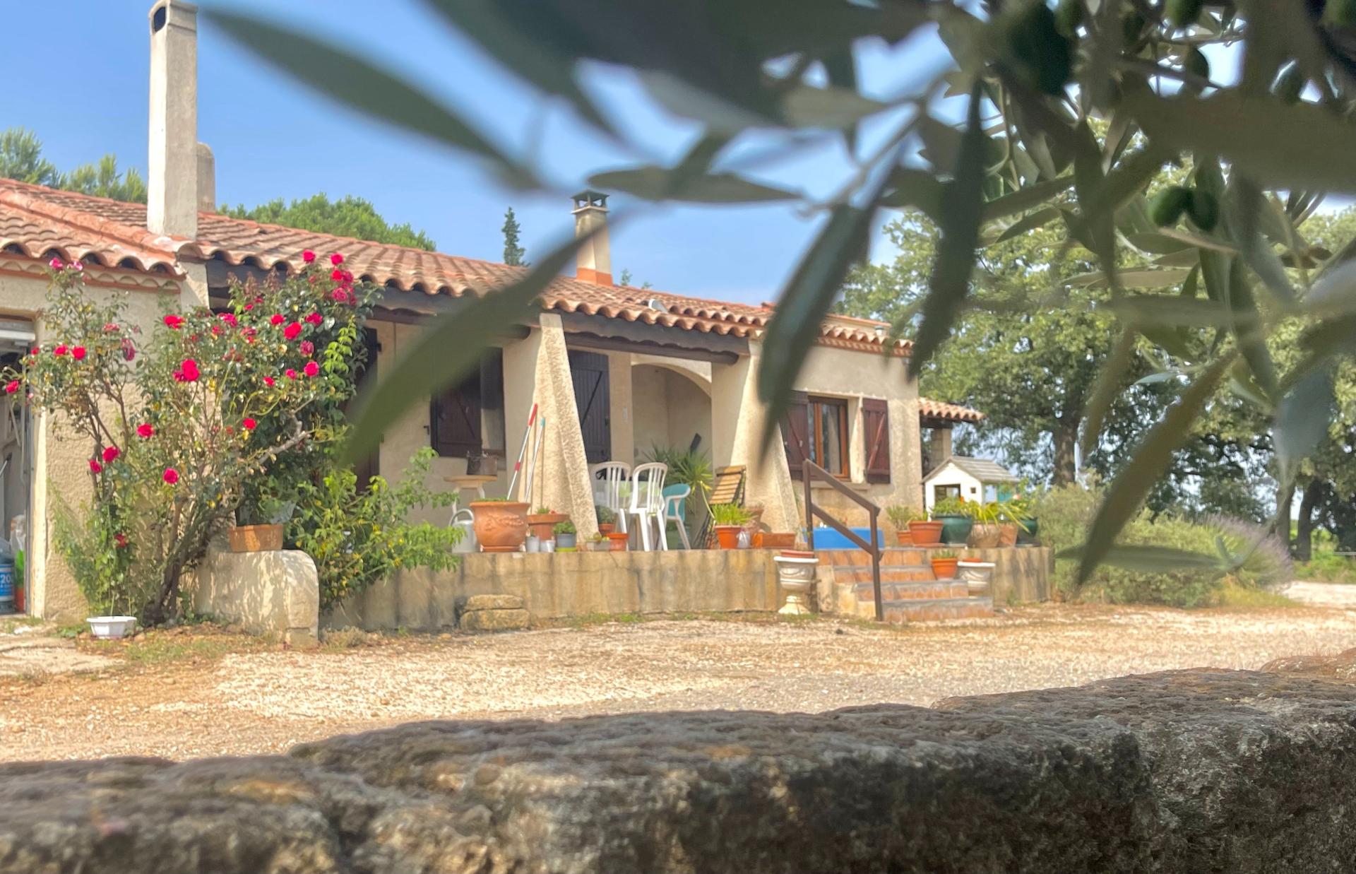 Photo 4 of the listing.